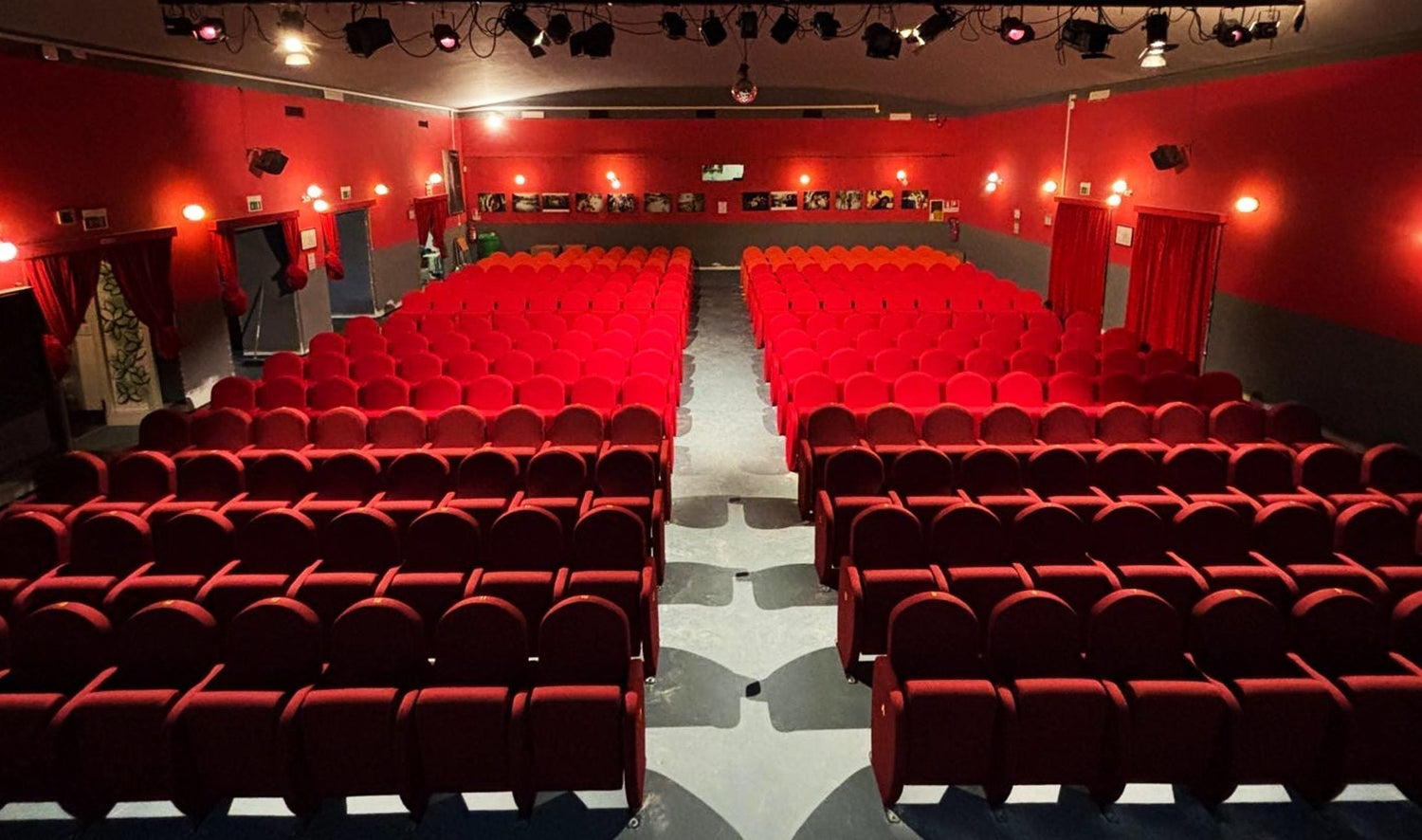 Efficienza LED, Controllo e Versatilità Scenica per il Teatro Verde di Roma
