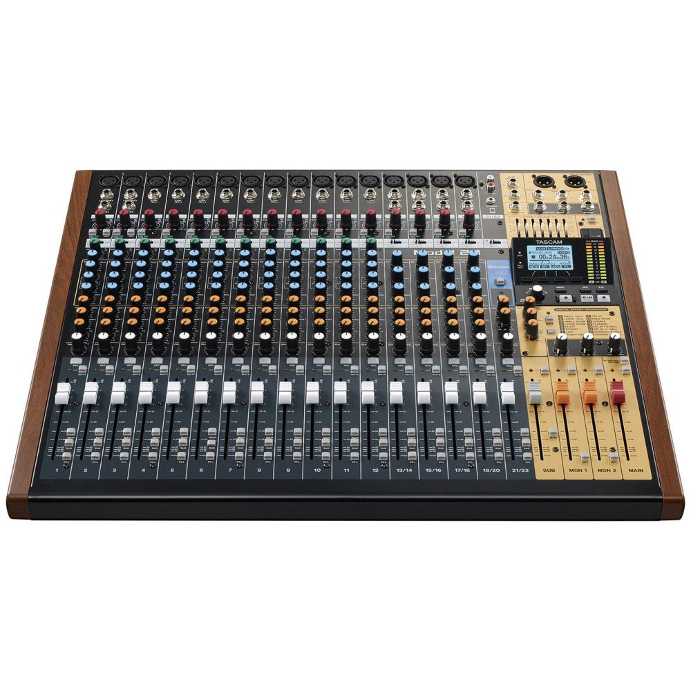 TASCAM MODEL 24 Digital Multitrack Recorder a 24 tracce