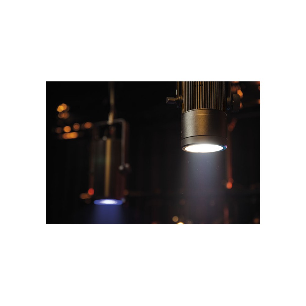 Showtec Performer Pendant 75 Q6 Fresnel de LED RGBALC de 70 W
