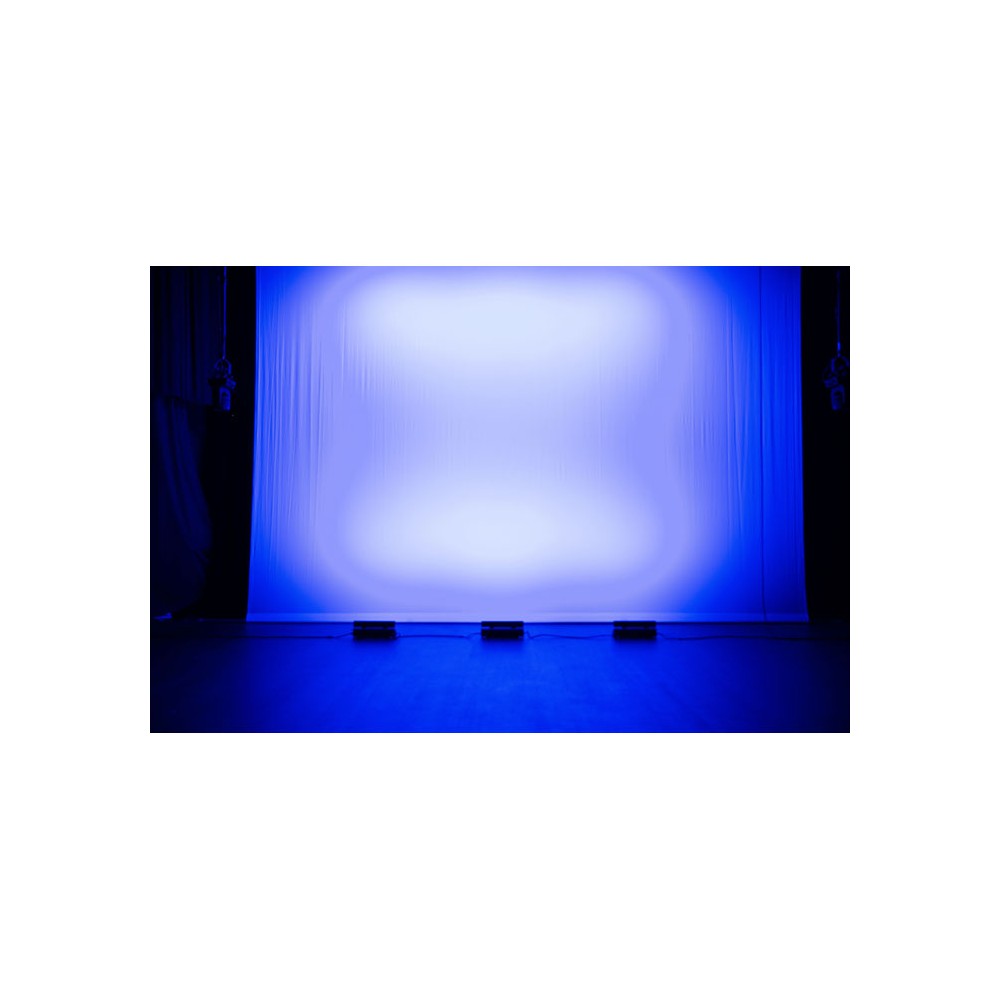 Showtec Performer Cyc Q6 Cyclorama wash for backdrops