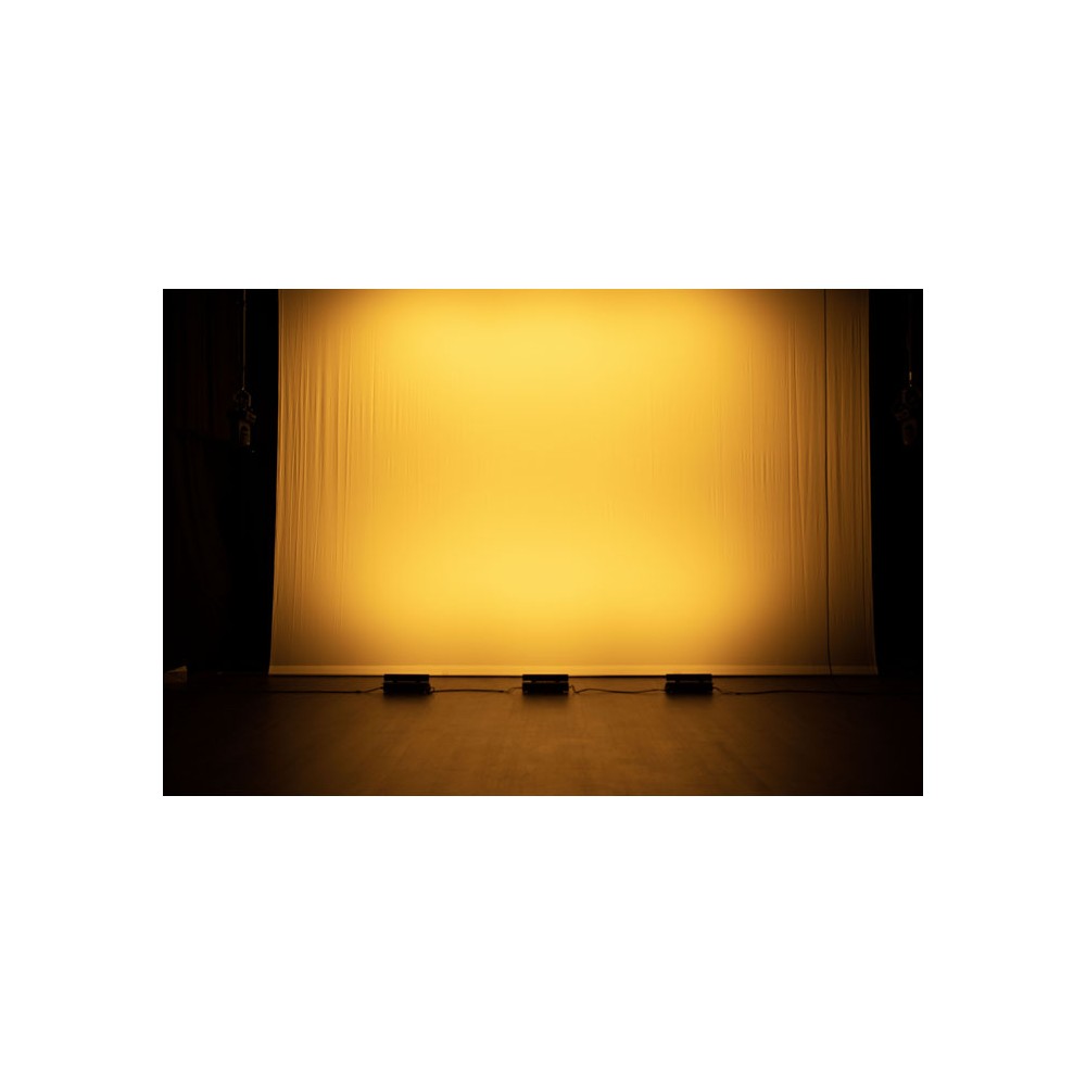 Showtec Performer Cyc Q6 Cyclorama wash for backdrops