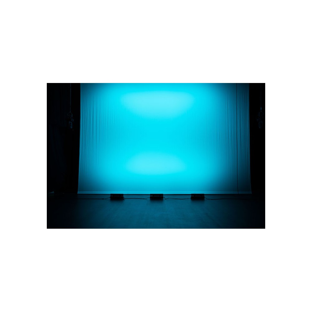 Showtec Performer Cyc Q6 Cyclorama wash for backdrops