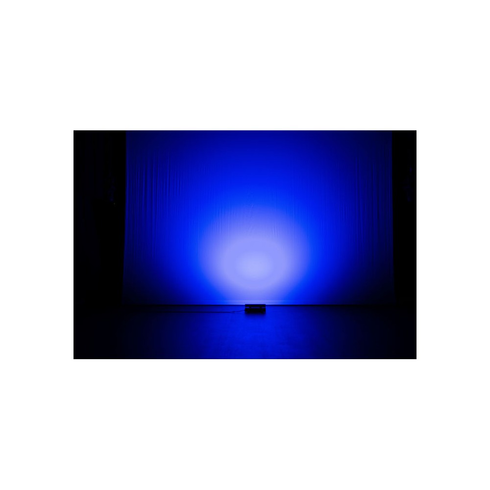Showtec Performer Cyc Q6 Cyclorama wash for backdrops