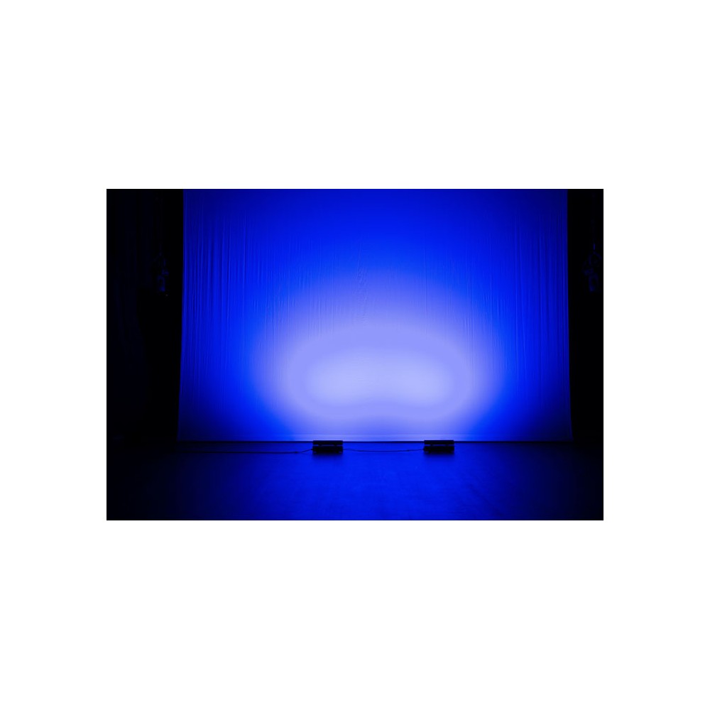 Showtec Performer Cyc Q6 Cyclorama wash for backdrops