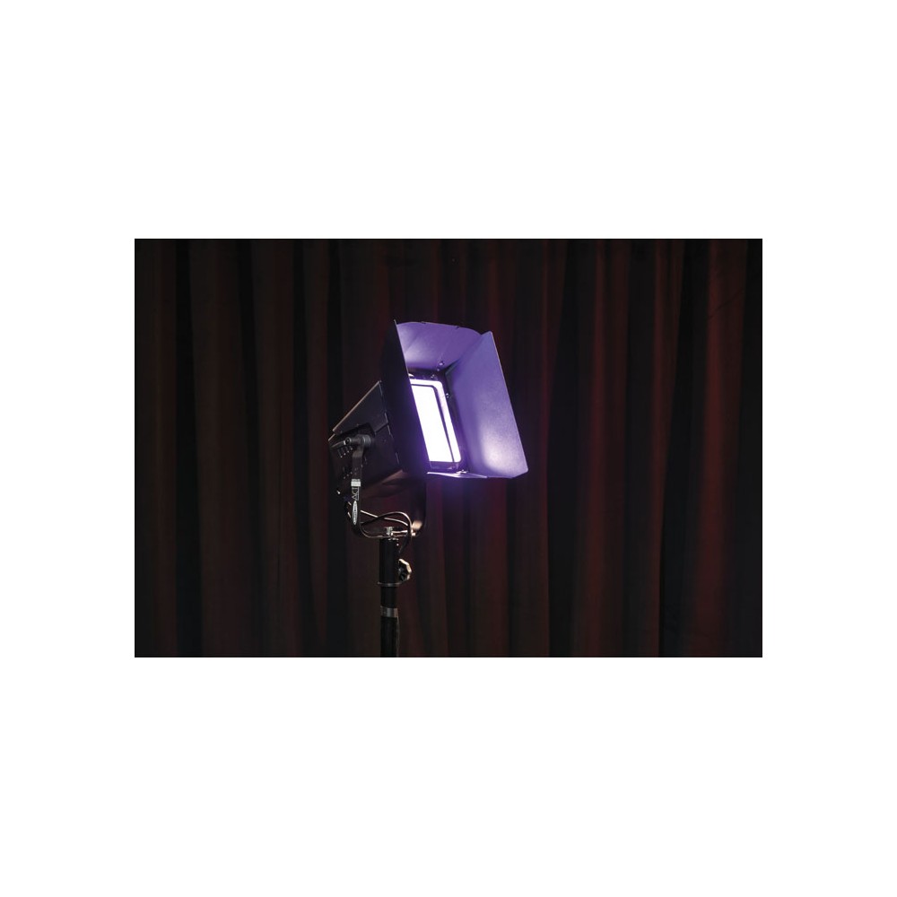Showtec ACT Flood 100 RGBW Foco Teatral Cuádruple LED 100 W RGBW