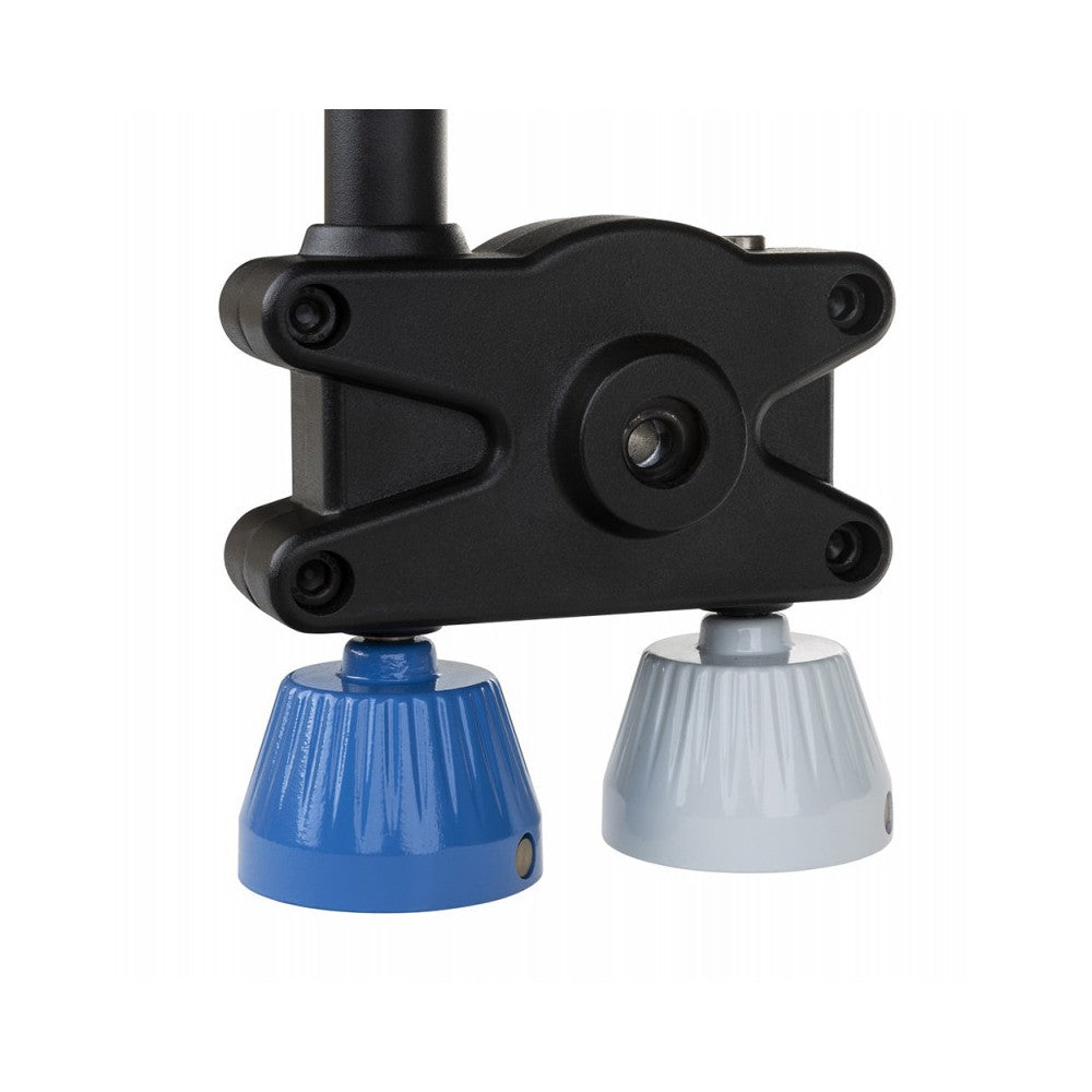Briteq Pole-operated yoke for easy manual positioning of theatre projectors