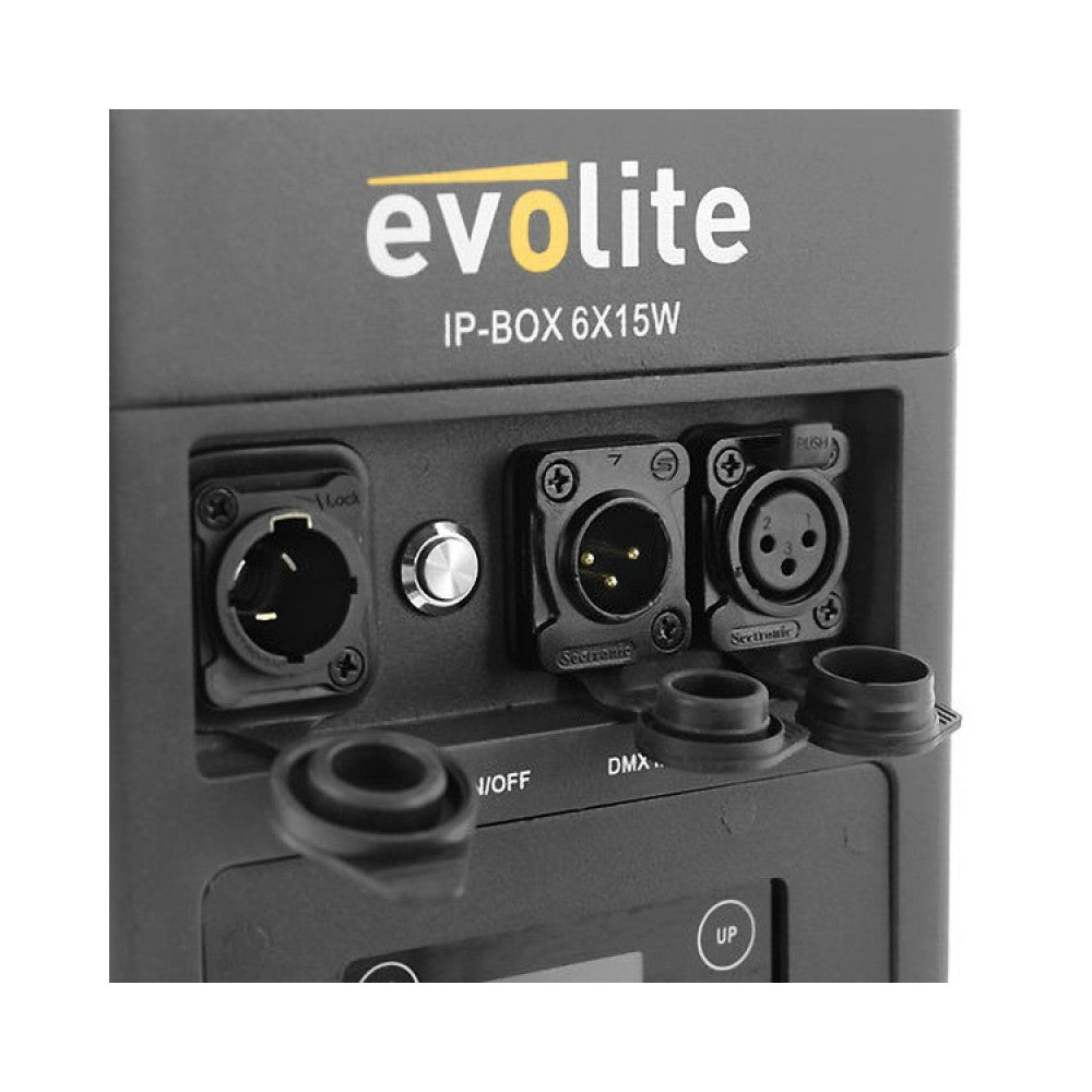 Proyector LED impermeable Evolite 6 x 15 W a batería con conexión DMX inalámbrica