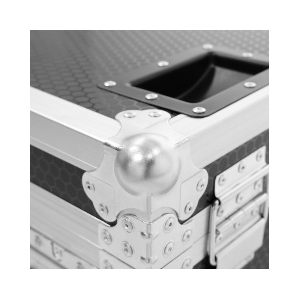 Proyector LED Evolite 12 x 12W RGBWA-UV 6 en 1, IP65, entregado en flight case de 6 unidades con cargador integrado