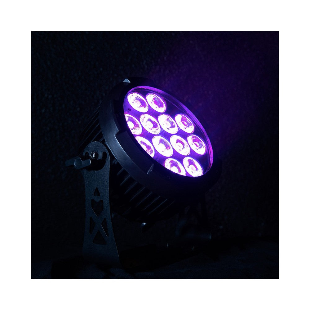 Proyector LED Evolite 12 x 12W RGBWA-UV 6 en 1, IP65, entregado en flight case de 6 unidades con cargador integrado