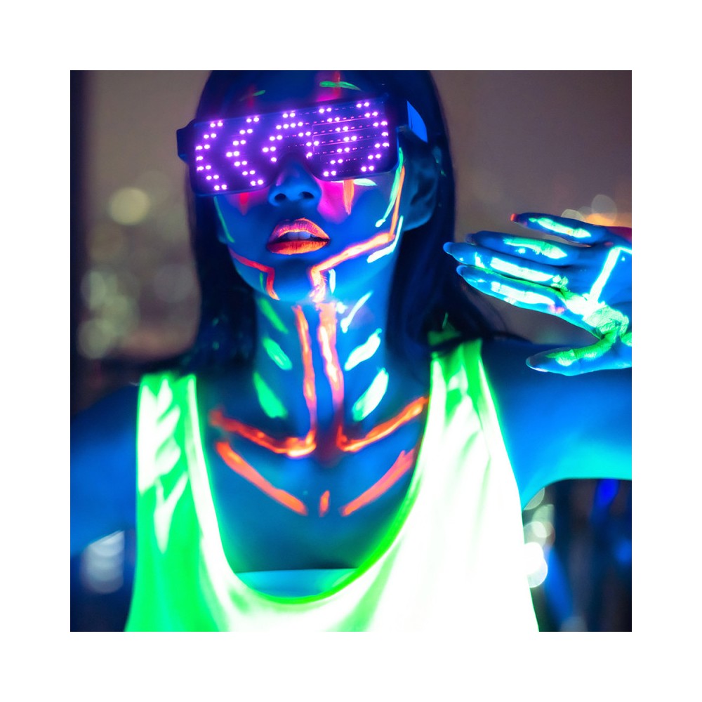 Evolite 36 x 5 W LED bar black light, allowing to achieve a UV effect over a wide area