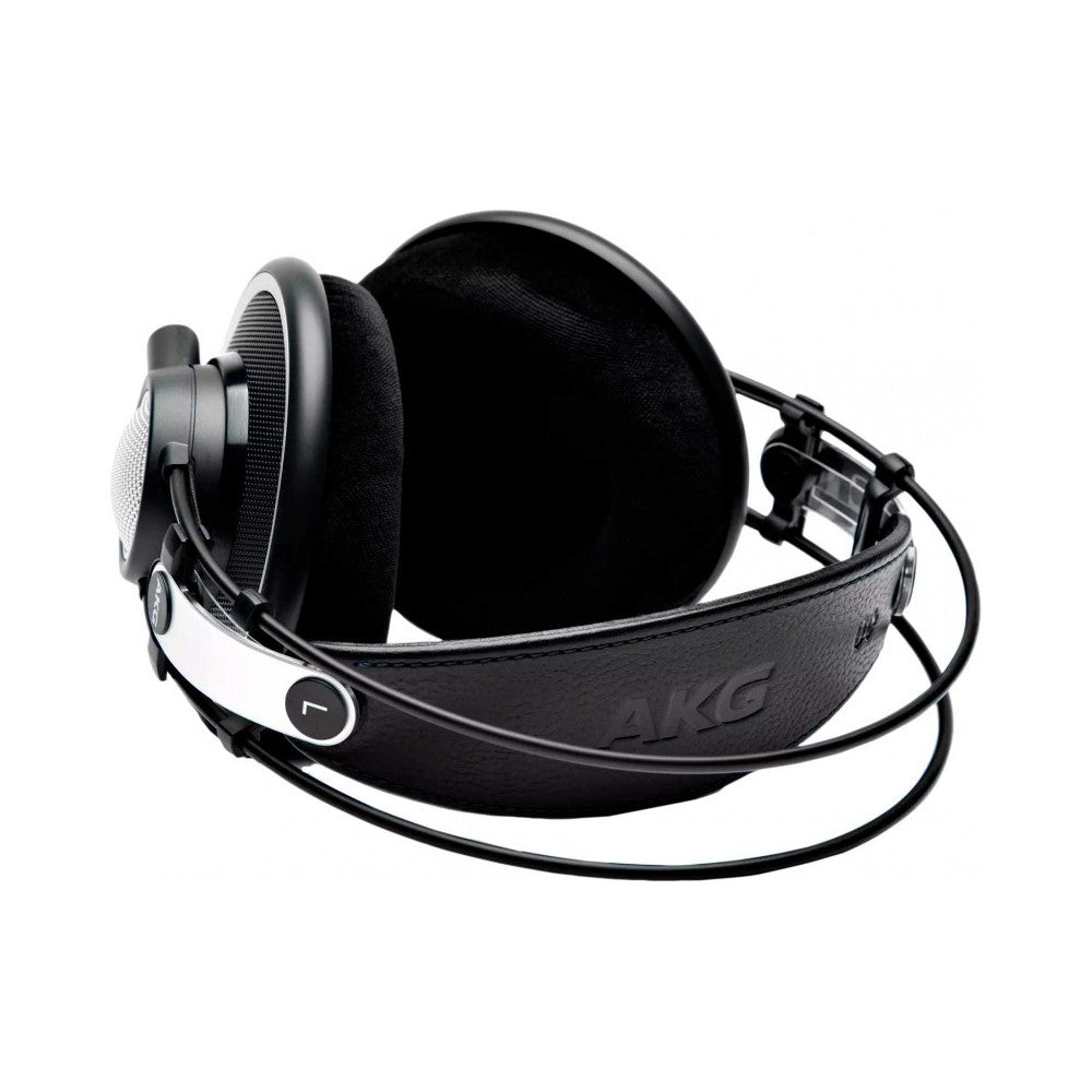 AKG K702