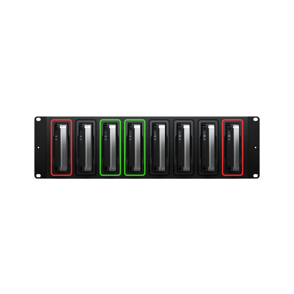 Sistema de respaldo profesional montado en rack de Blackmagic Design con 8 bahías independientes para discos duros, 4 puertos Ethernet 10G de alta velocidad, Blac