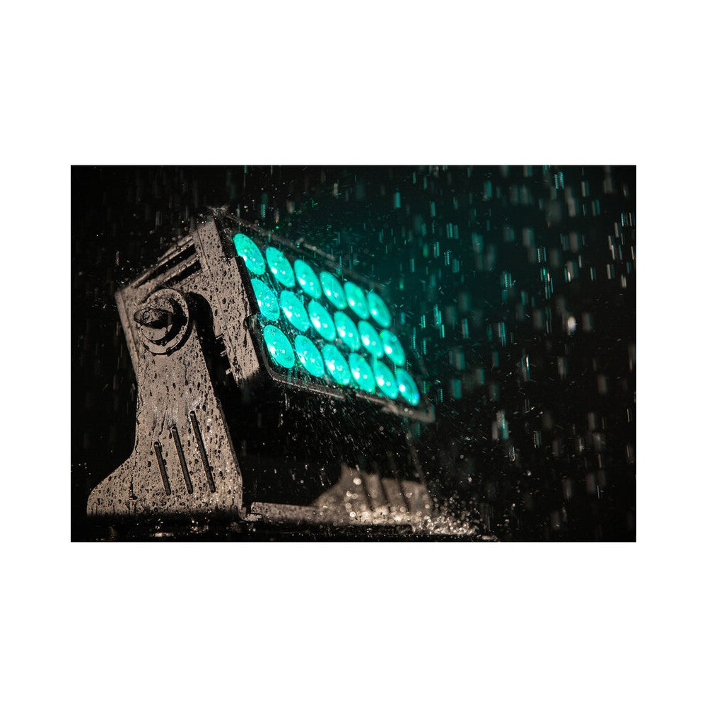 Proyector Briteq IP65 18 x 10 W RGBL ACCU + WDMX, a batería