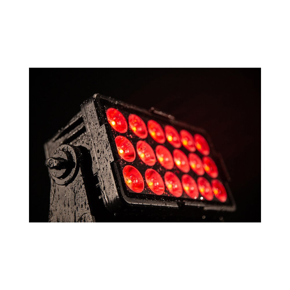 Proyector Briteq IP65 18 x 10 W RGBL ACCU + WDMX, a batería