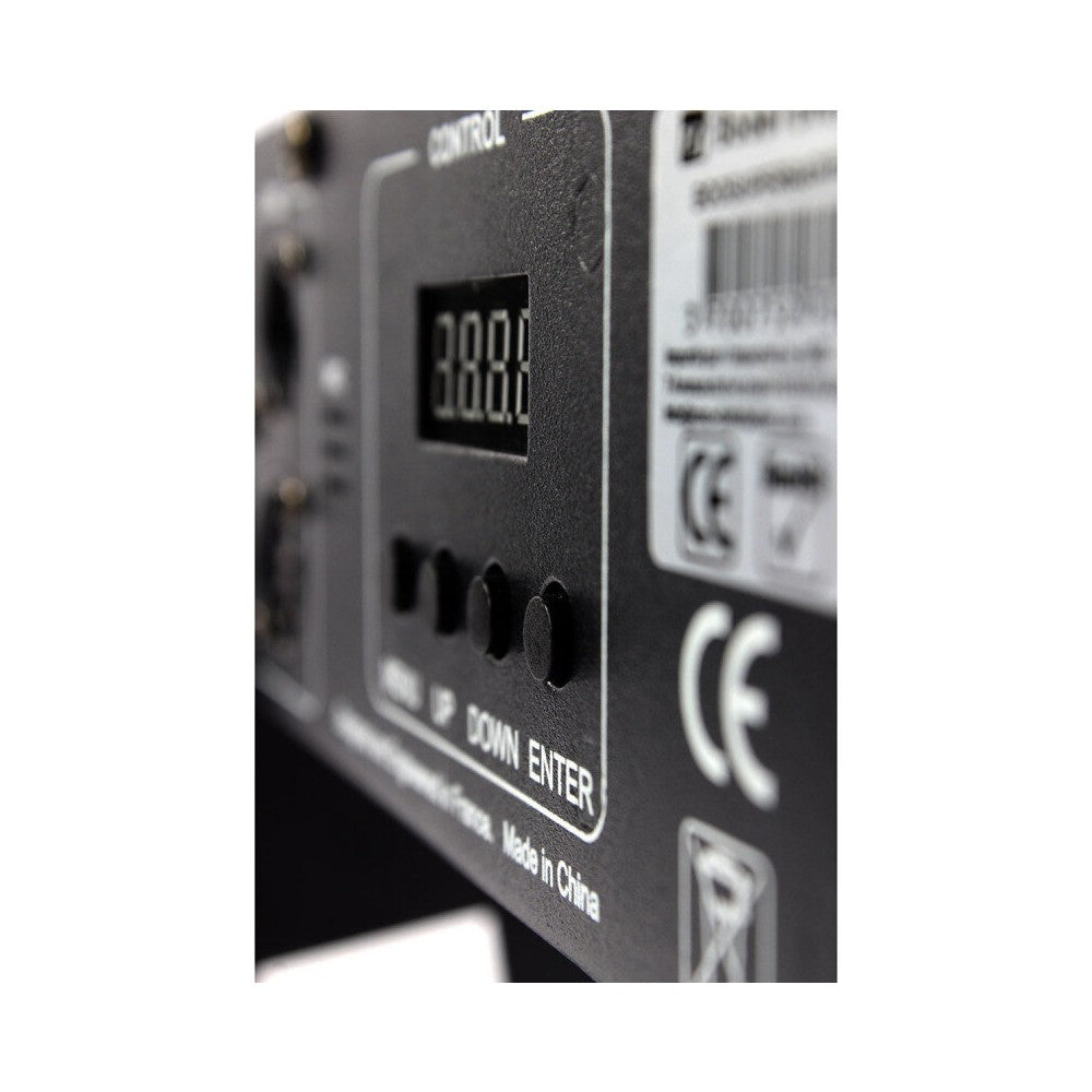 BoomTone DJ 5 x RGBW 4-in-1 8 W ultra-compact black LED bar. Remote control included.