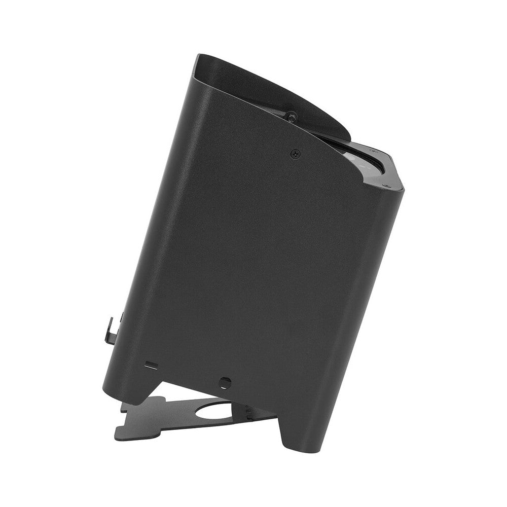 Mac Mah All-in-one lighting solution based on archi LED spotlight, designed for mobility. 6 stand-alone IP65 LED spotlights batt
