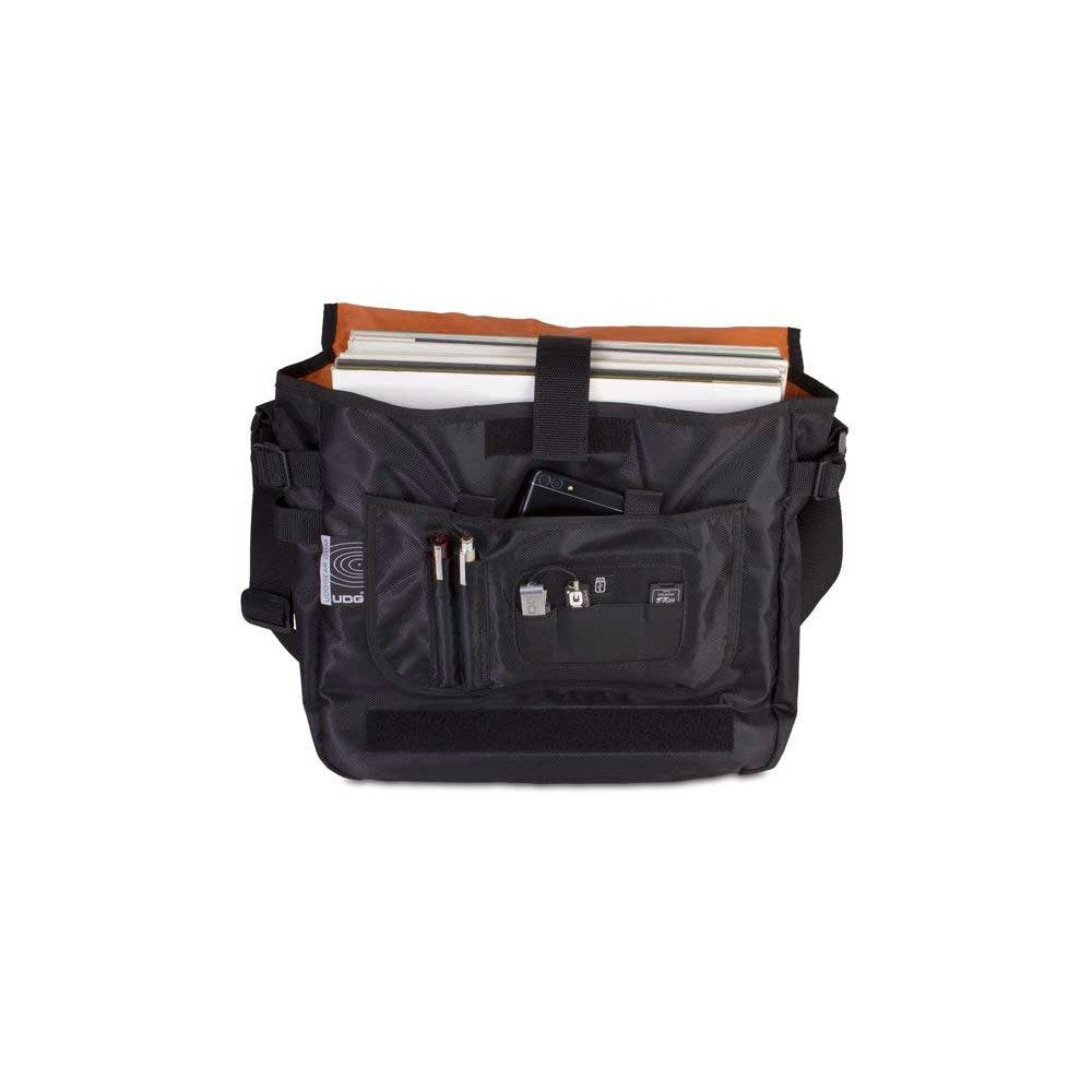 UDG GEAR U9450BL/OR - ULTIMATE COURIERBAG  BLACK, ORANGE INSIDE