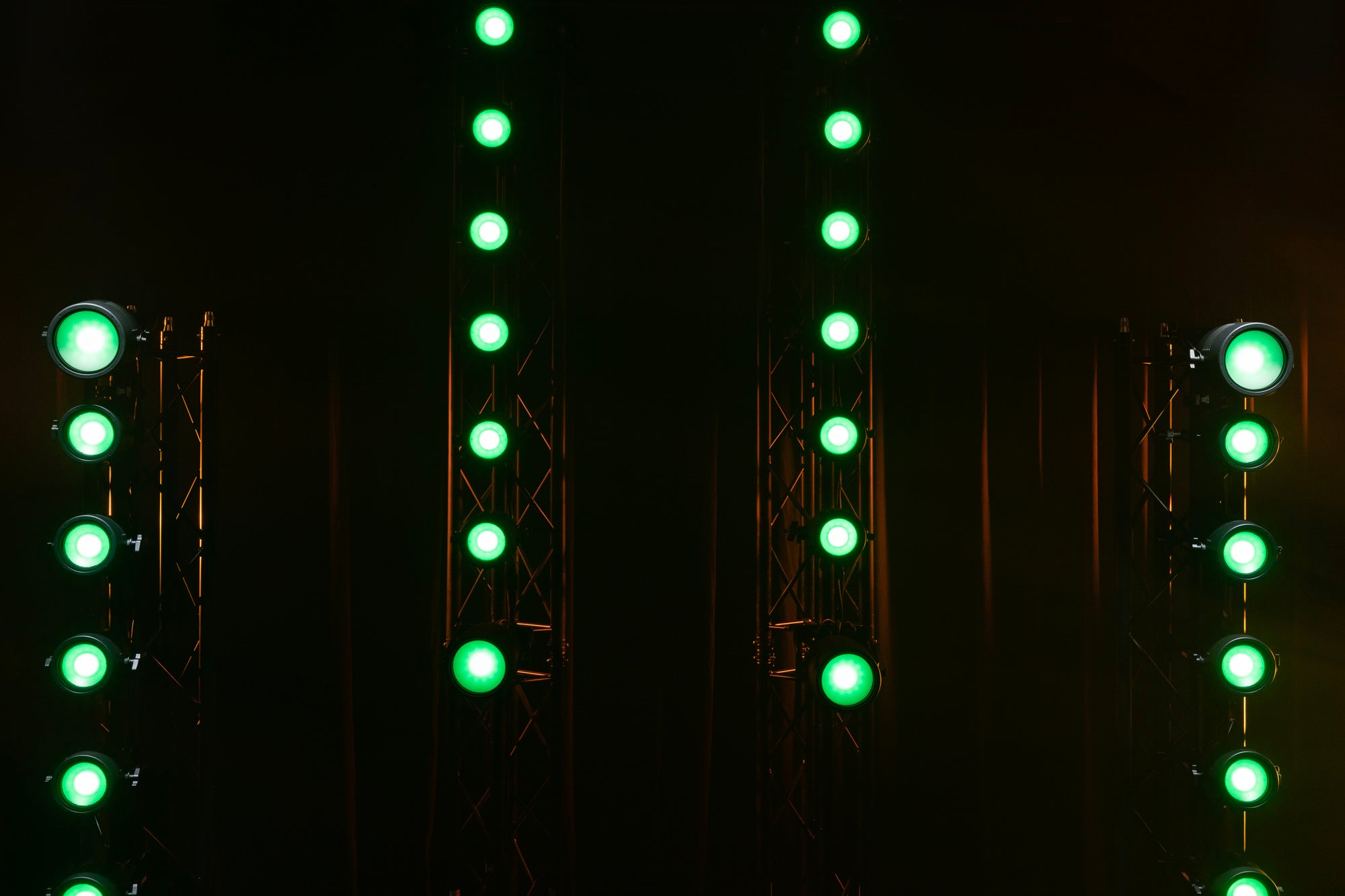 Showtec Stage Blinder 200 Blaze Blinder LED da 200 W con effetto tungsteno e RGB blaze
