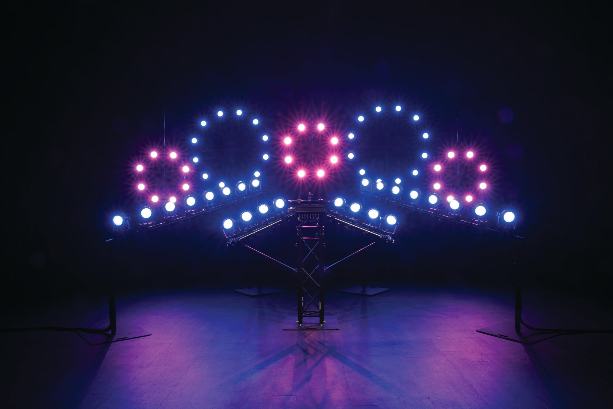 Showtec Stage Blinder FLEX Blaze Single Pod Blinder Pod da 100 W LED con effetto tungsteno e RGB blaze