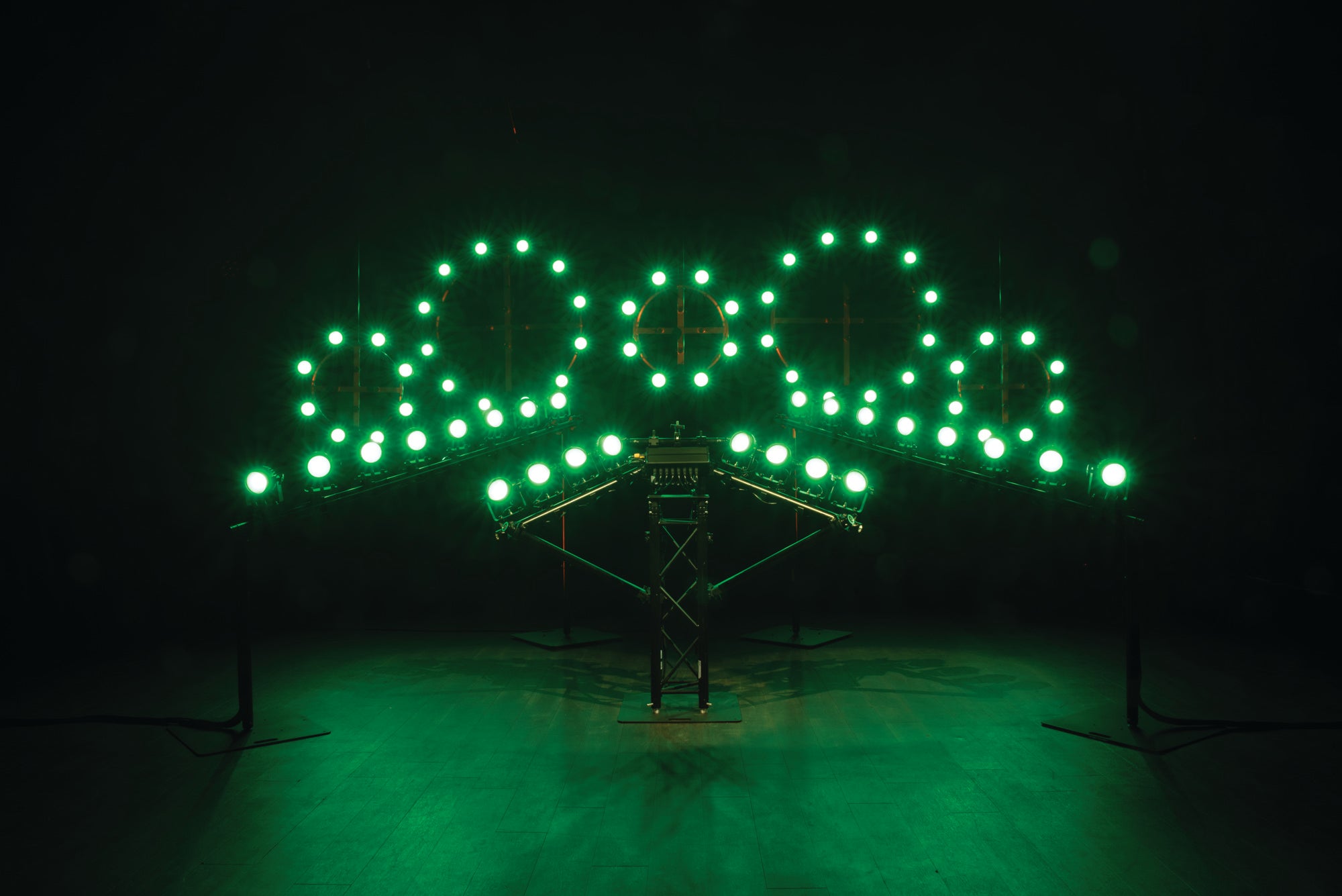 Showtec Stage Blinder FLEX Blaze Single Pod Blinder Pod da 100 W LED con effetto tungsteno e RGB blaze