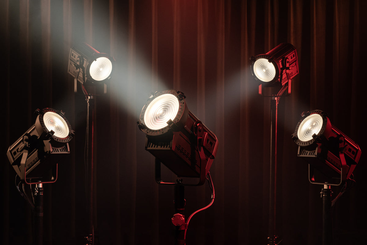 Showtec Performer Fresnel 2200 DDT
