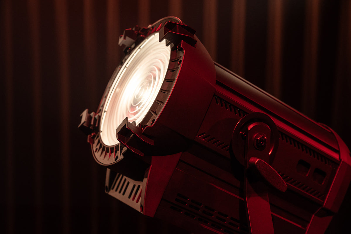 Showtec Performer Fresnel 2200 DDT