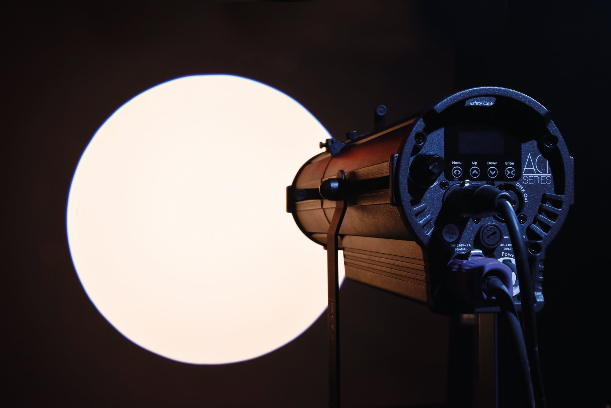 SHOWTEC ACT Profile 50 RGBAL 50 W RGBAL Theatre LED ellipsoidal Sagomatore Teatrale LED 50 W RGBAL