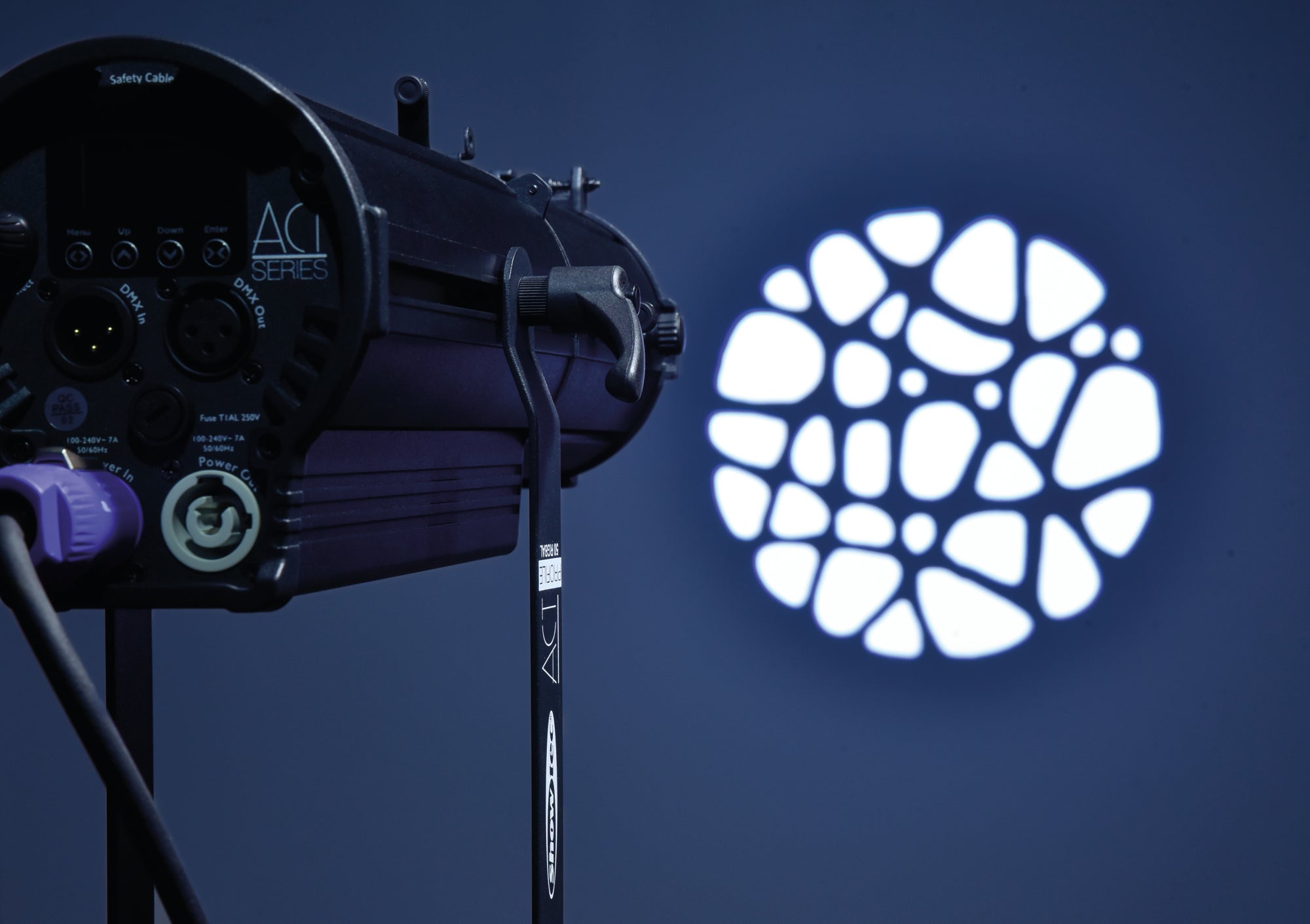 SHOWTEC ACT Profile 50 RGBAL 50 W RGBAL Theatre LED ellipsoidal Sagomatore Teatrale LED 50 W RGBAL