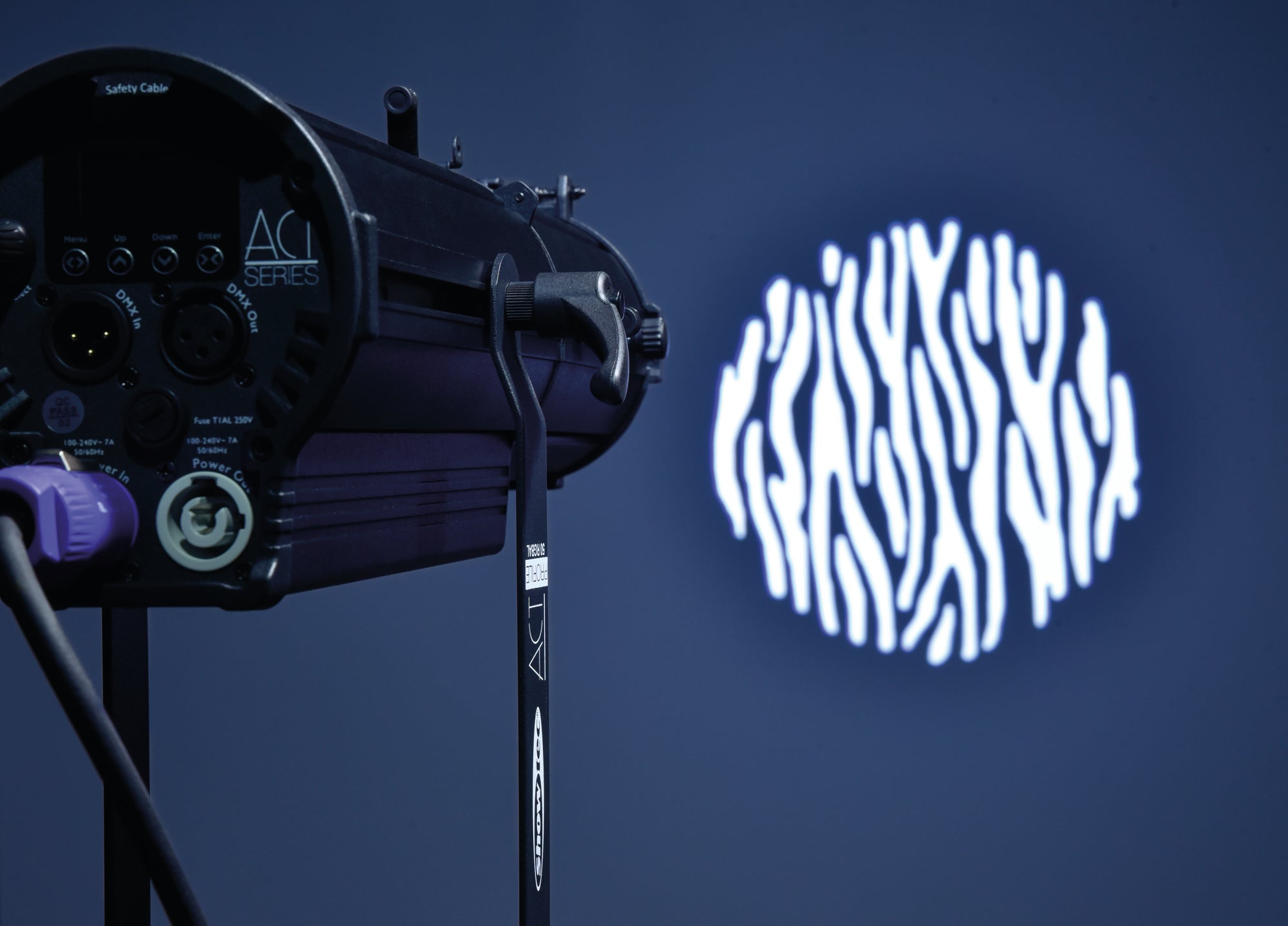 SHOWTEC ACT Profile 50 RGBAL 50 W RGBAL Theatre LED ellipsoidal Sagomatore Teatrale LED 50 W RGBAL