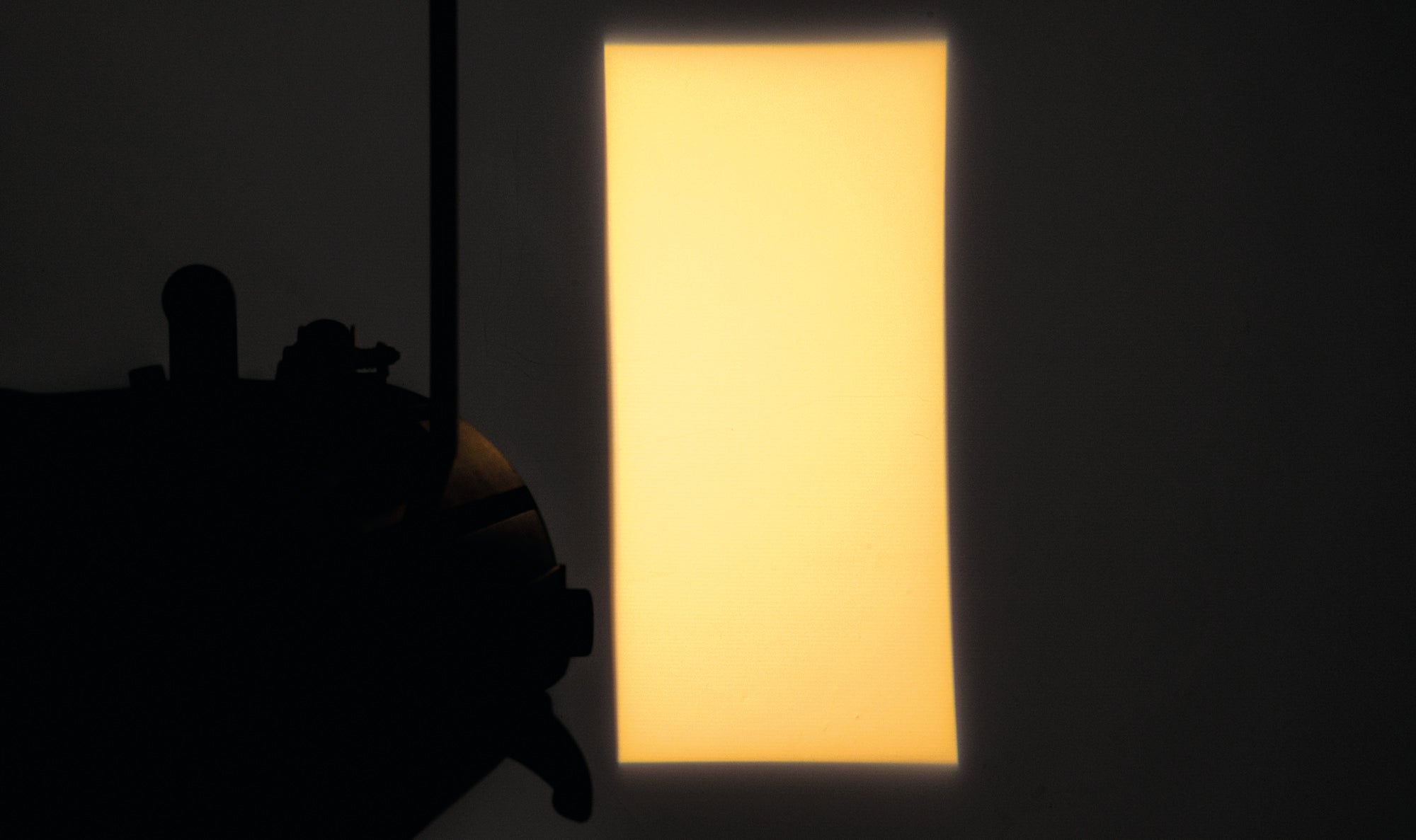 SHOWTEC Act Profile 150W RGBAL Compact 150 W RGBAL Theatre LED Profile Profilo LED teatro RGBAL compatto da 150 W