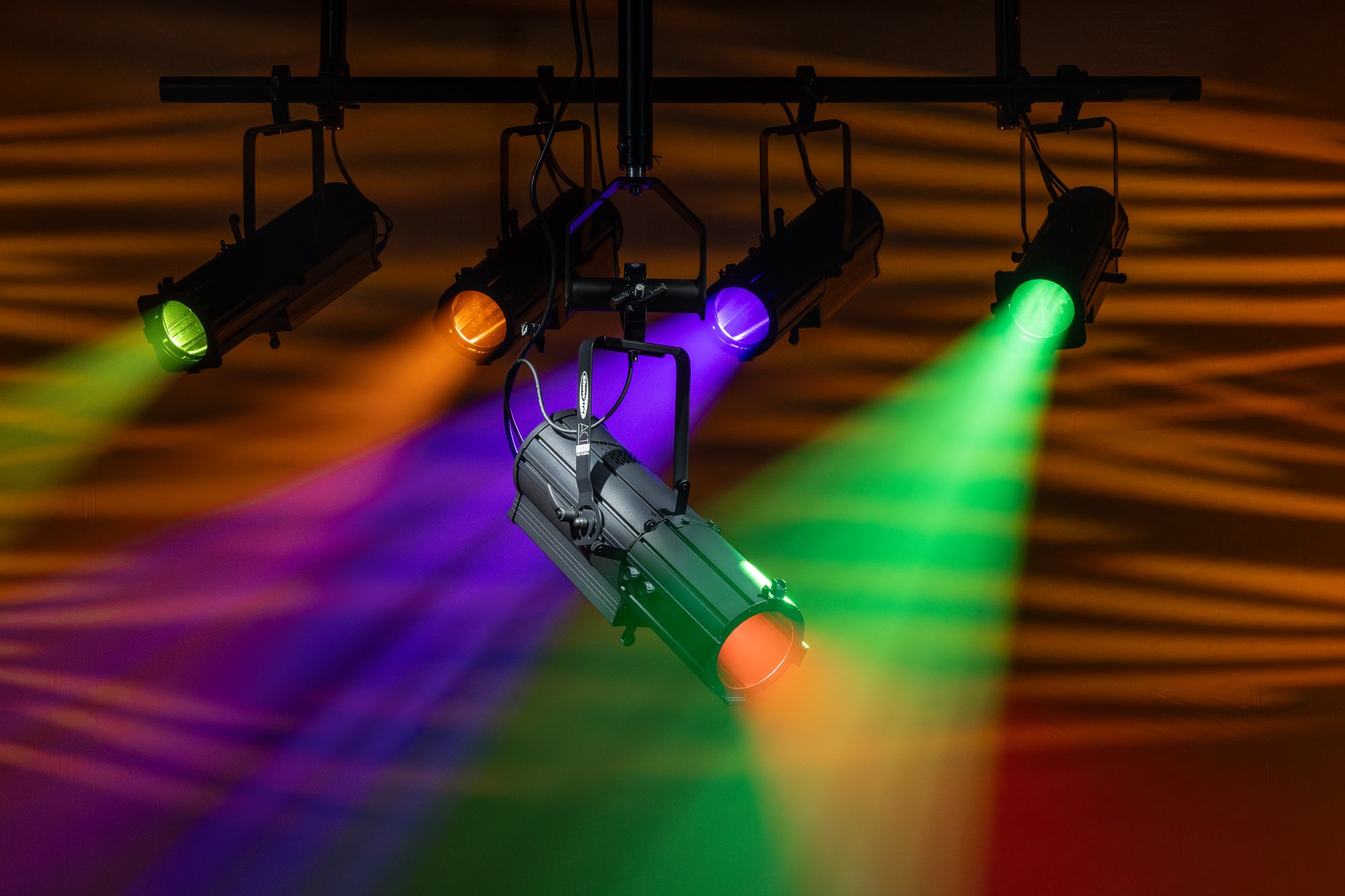 SHOWTEC Act Profile 150W RGBAL Compact 150 W RGBAL Theatre LED Profile Profilo LED teatro RGBAL compatto da 150 W