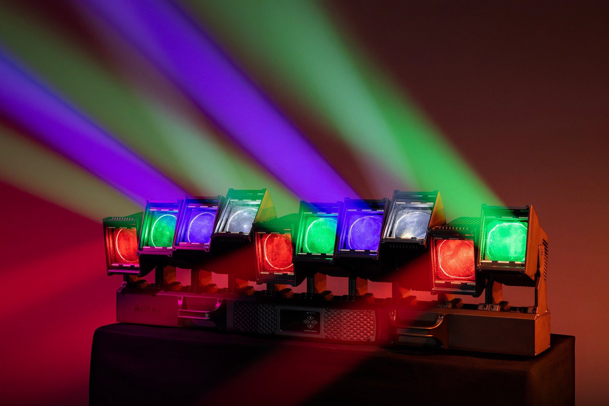 INFINITY Furion FX402 Bar 10x 60 W RGBW LED FX Bar con pixel stroboscopici - IP65
