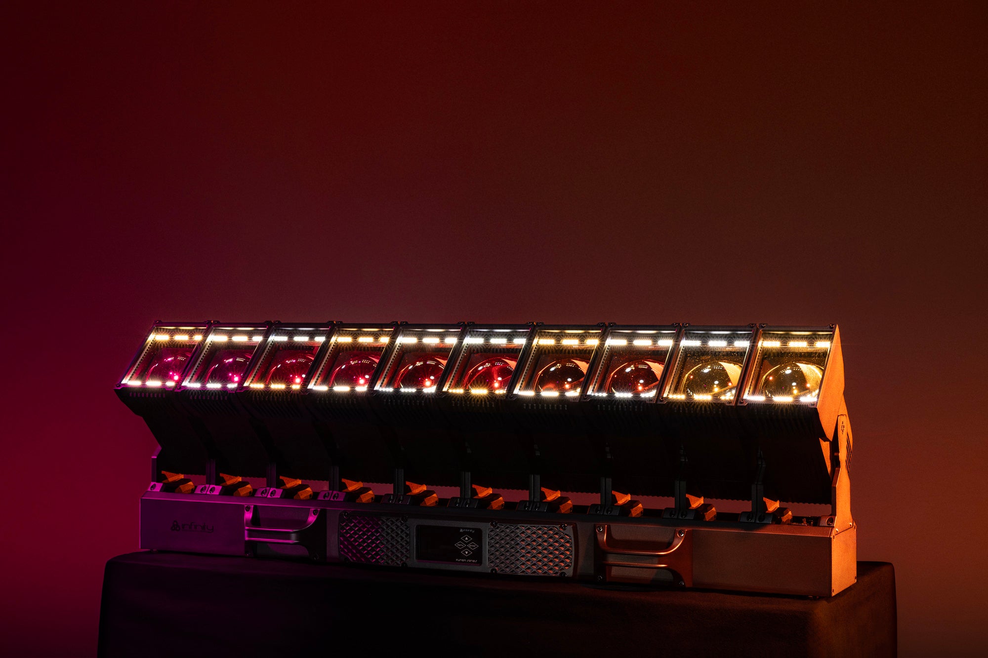 INFINITY Furion FX402 Bar 10x 60 W RGBW LED FX Bar con pixel stroboscopici - IP65