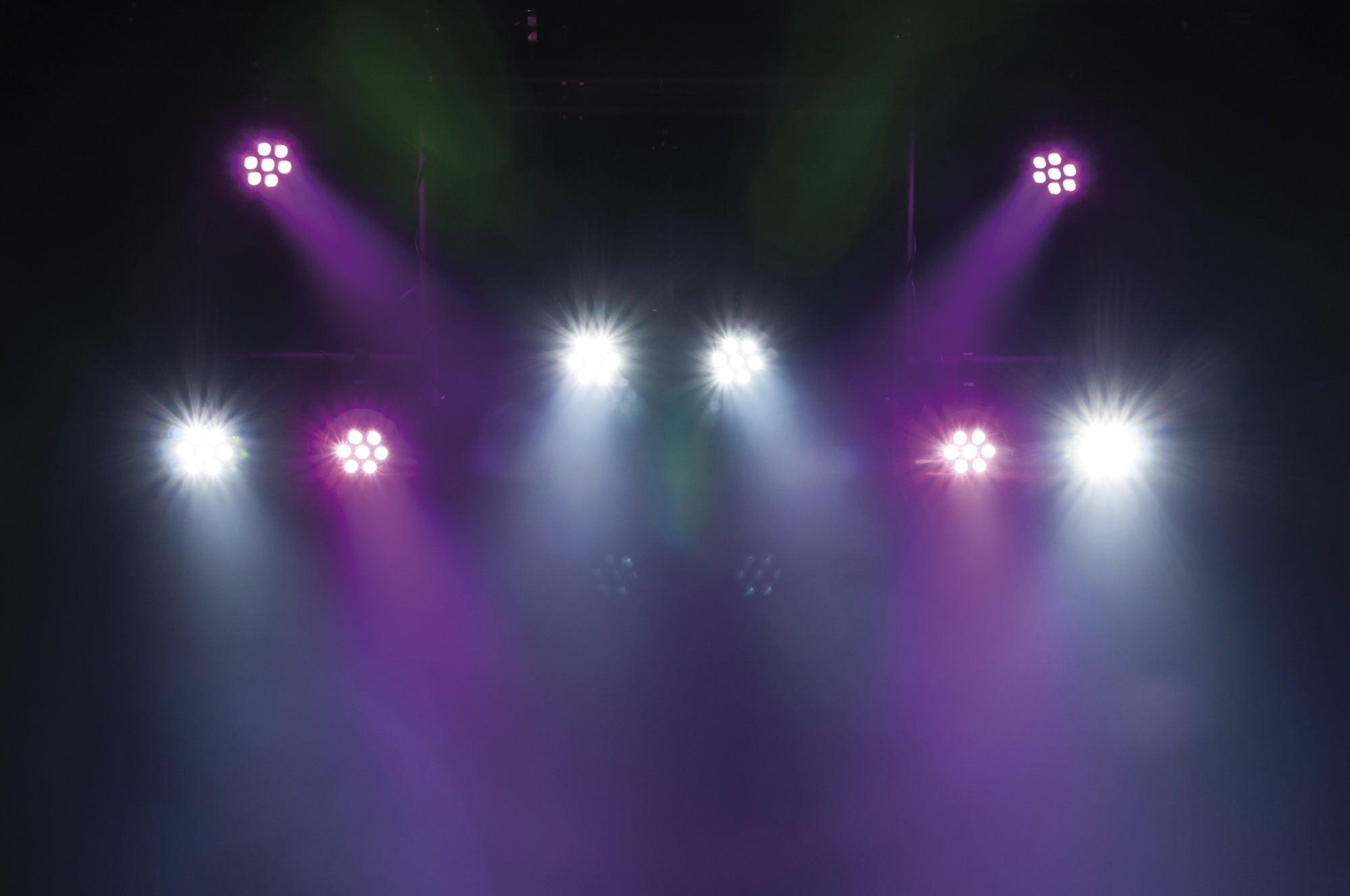 Showtec Compact Par 7 Q4 Grey Parcan 7x 4 W LED RGBW - grigio