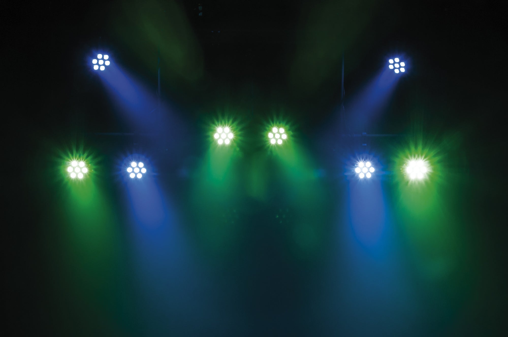 Showtec Compact Par 7 Q4 Grey Parcan 7x 4 W LED RGBW - grigio