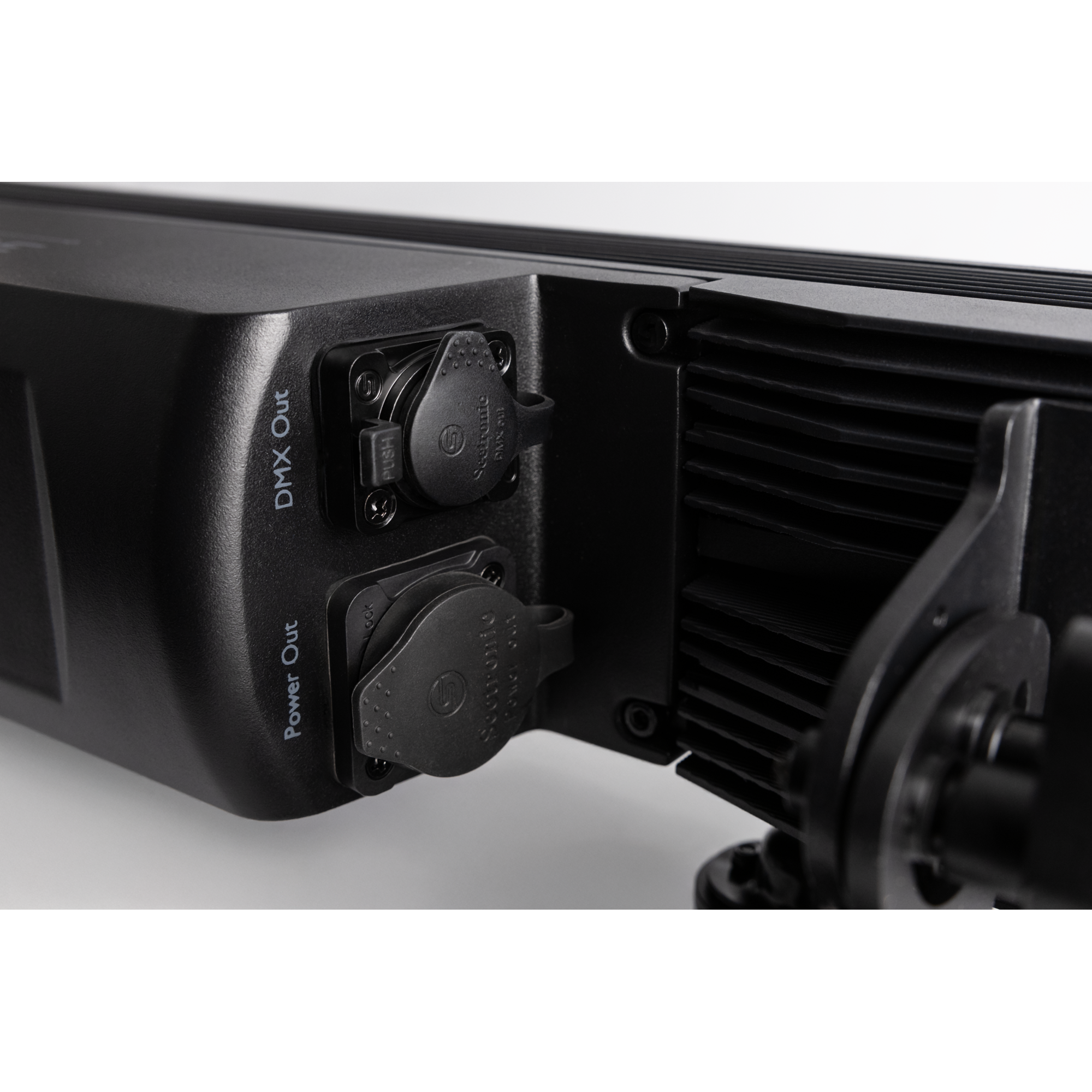 Showtec Spectra Wash Barra LED 16 x 20 W RGBW - IP65