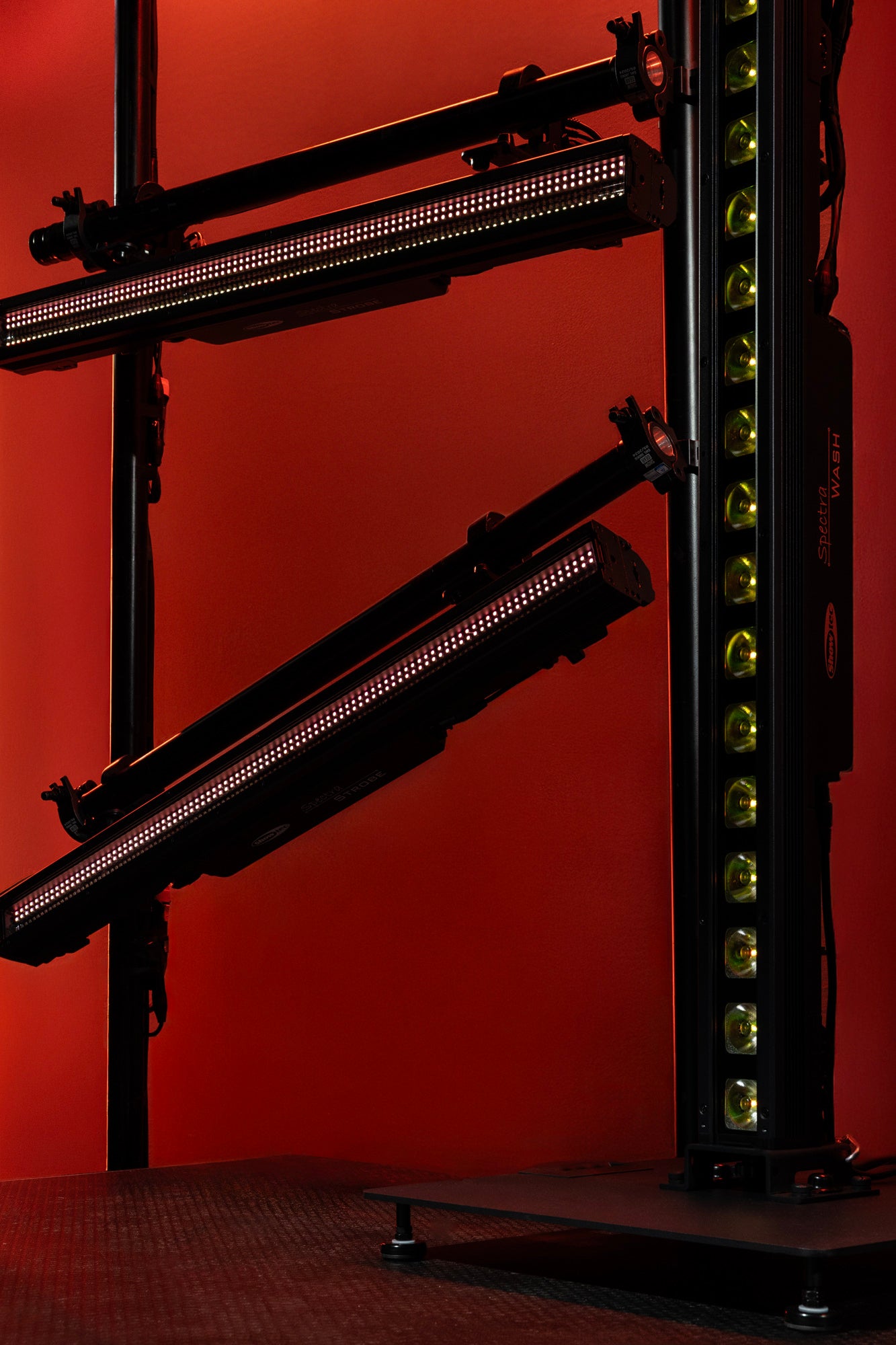 Showtec Spectra Wash Barra LED 16 x 20 W RGBW - IP65