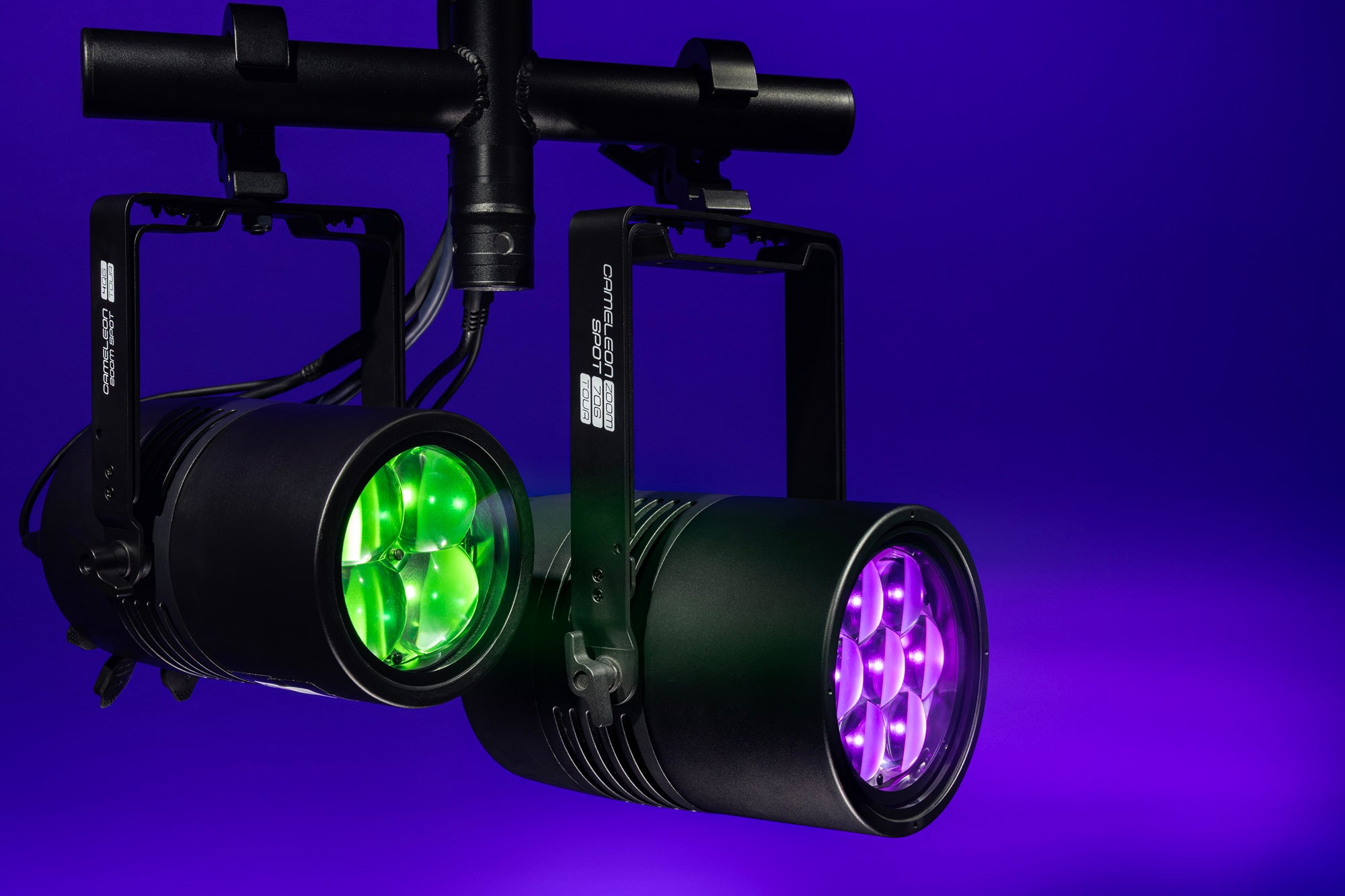 SHOWTEC Cameleon Zoom Spot 4Q6 Tour 4x spot RGBWA-UV da 50 W