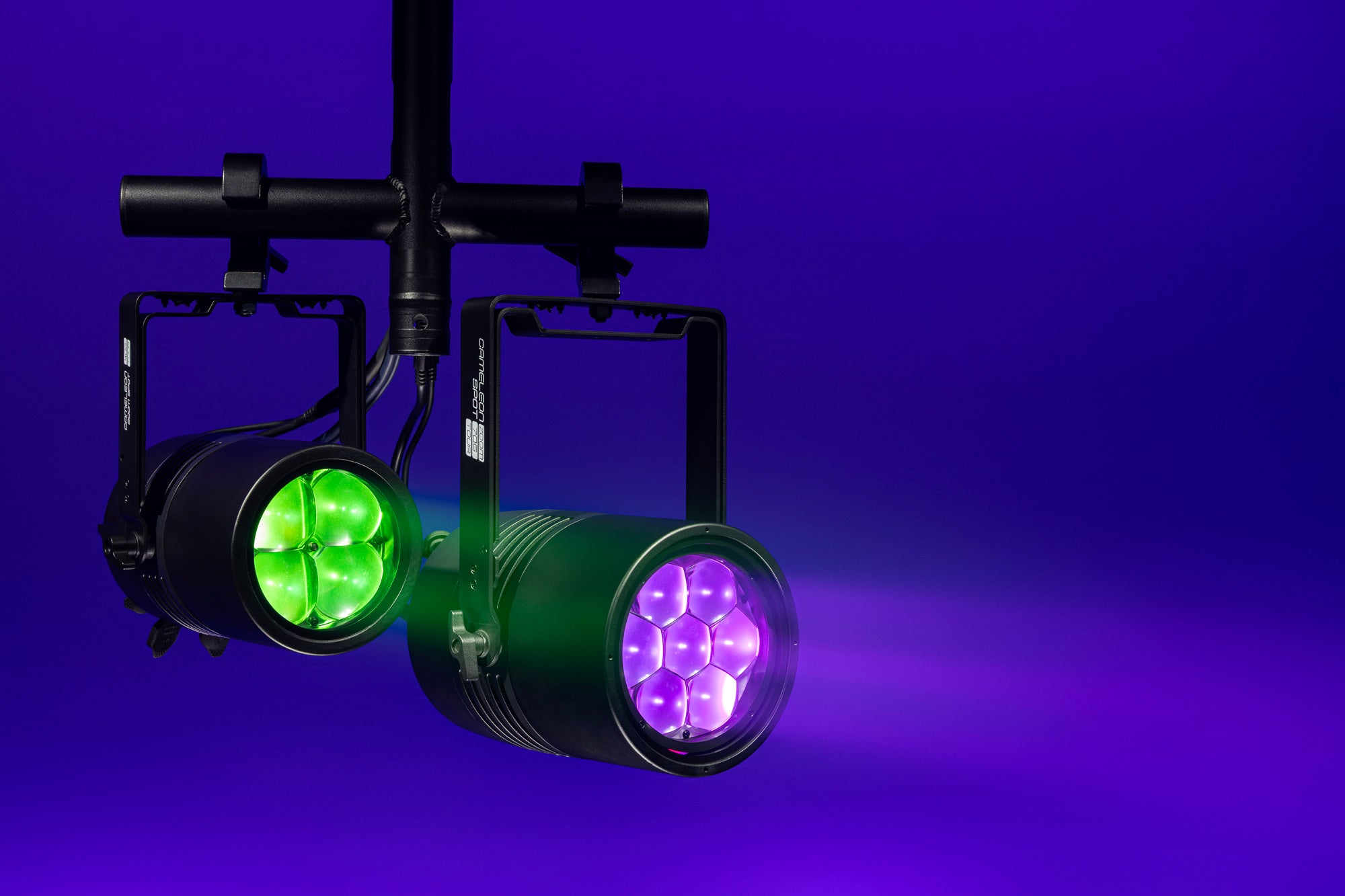 SHOWTEC Cameleon Zoom Spot 7Q6 Tour 7x 50 W RGBWA-UV Spot