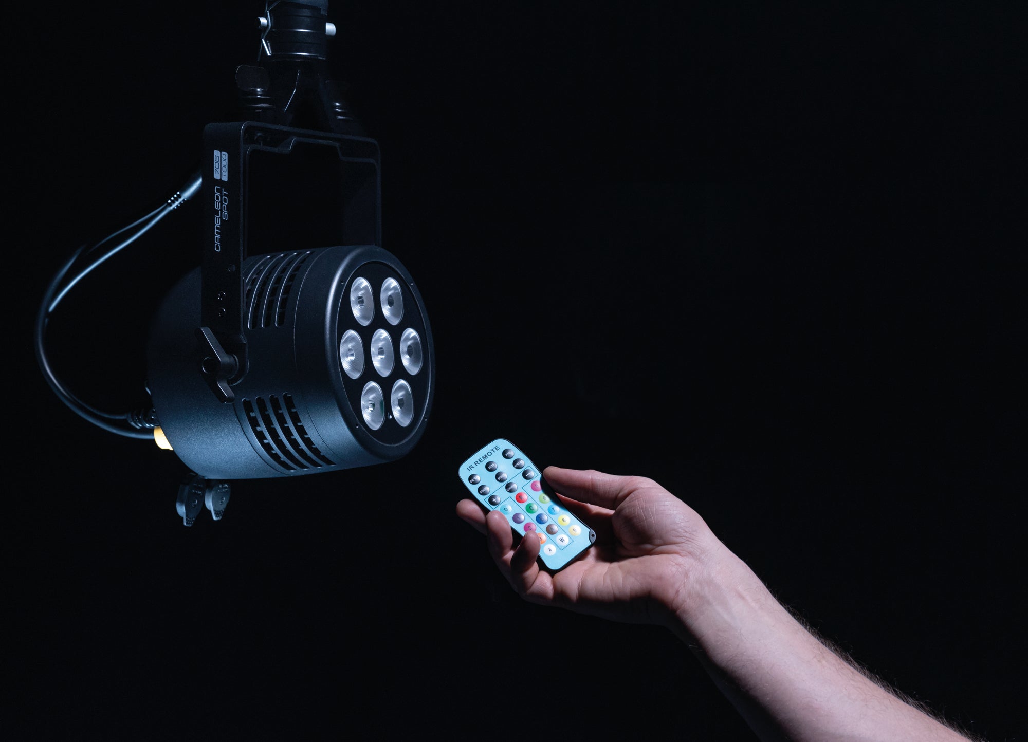 SHOWTEC Cameleon Spot 7Q6 Tour 7x 12 W RGBWA-UV LED Spot