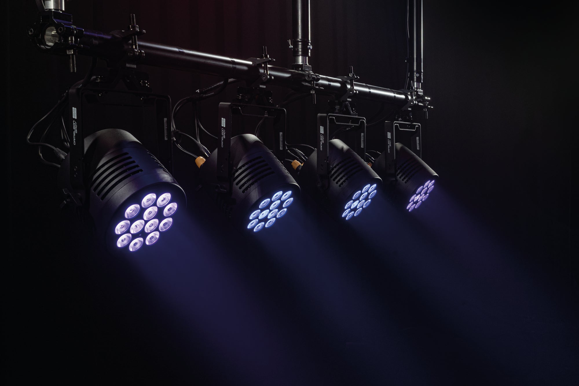 SHOWTEC Cameleon Spot 12Q6 Tour 12x 12 W RGBWA-UV LED Spot