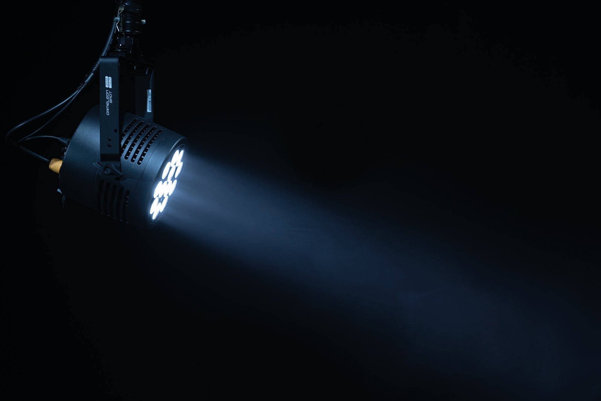 SHOWTEC Cameleon Spot 12Q6 Tour 12x 12 W RGBWA-UV LED Spot