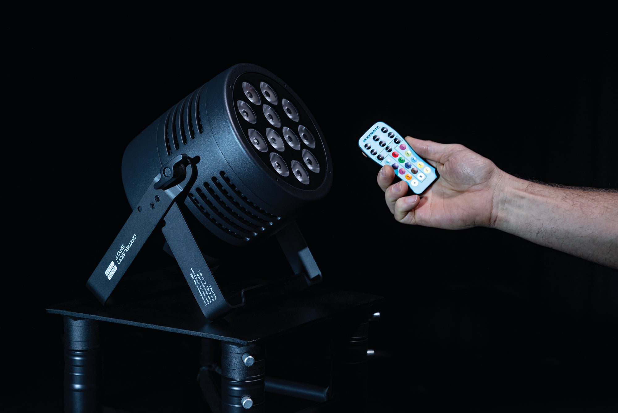SHOWTEC Cameleon Spot 12Q6 Tour 12x 12 W RGBWA-UV LED Spot