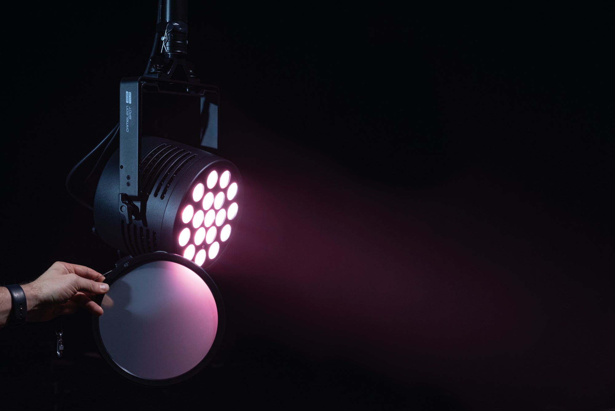 SHOWTEC Cameleon Spot 18Q6 Tour 18x 12 W RGBWA-UV LED Spot