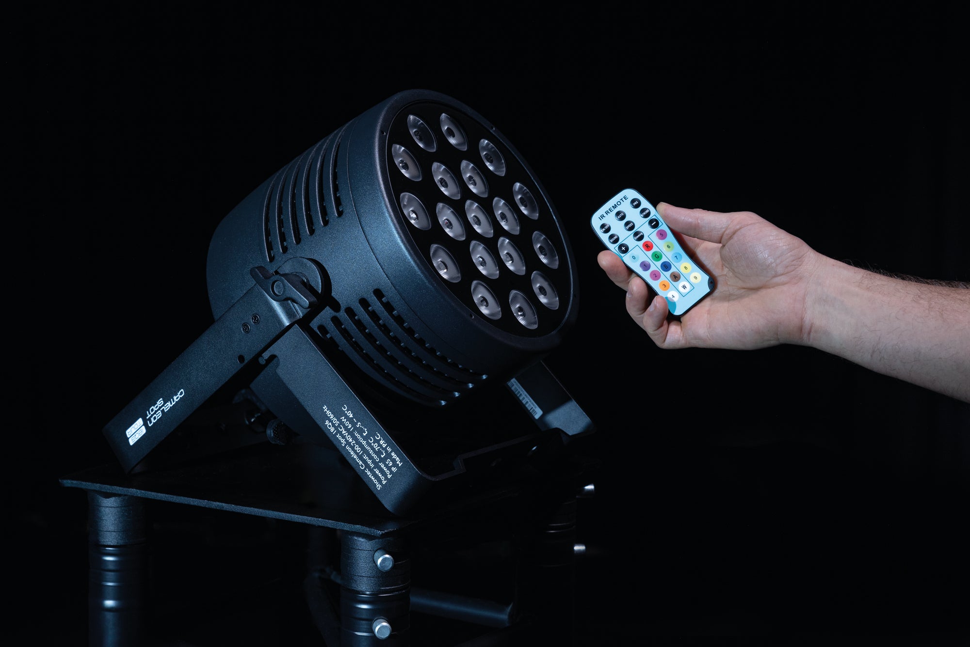 SHOWTEC Cameleon Spot 18Q6 Tour 18x 12 W RGBWA-UV LED Spot