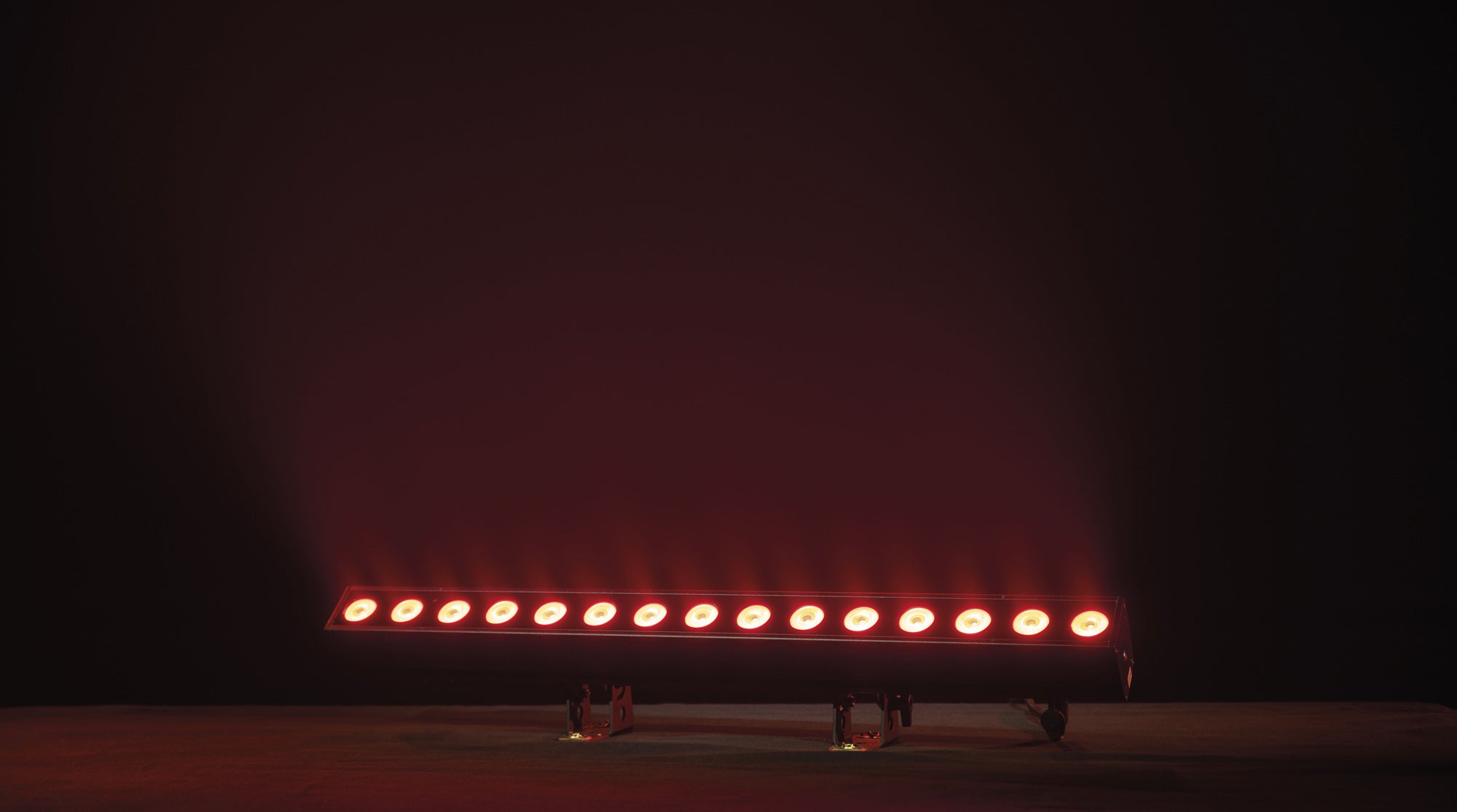 Showtec Cameleon Pixel Bar 15 Q6 Tour 15x Pixel Bar LED RGBWA-UV da 10 W - Power Pro True - IP65