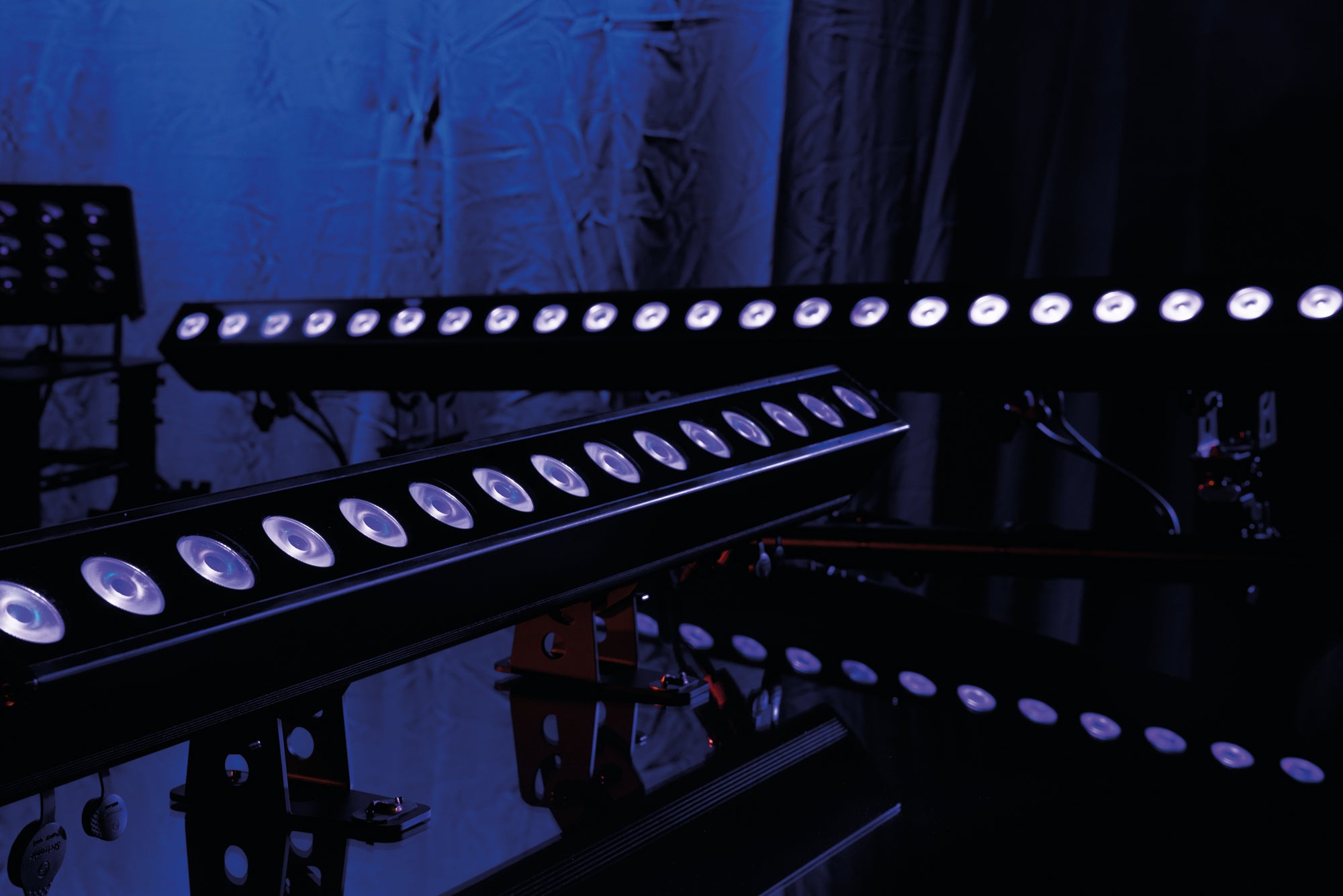 Showtec Cameleon Pixel Bar 15 Q6 Tour 15x Pixel Bar LED RGBWA-UV da 10 W - Power Pro True - IP65