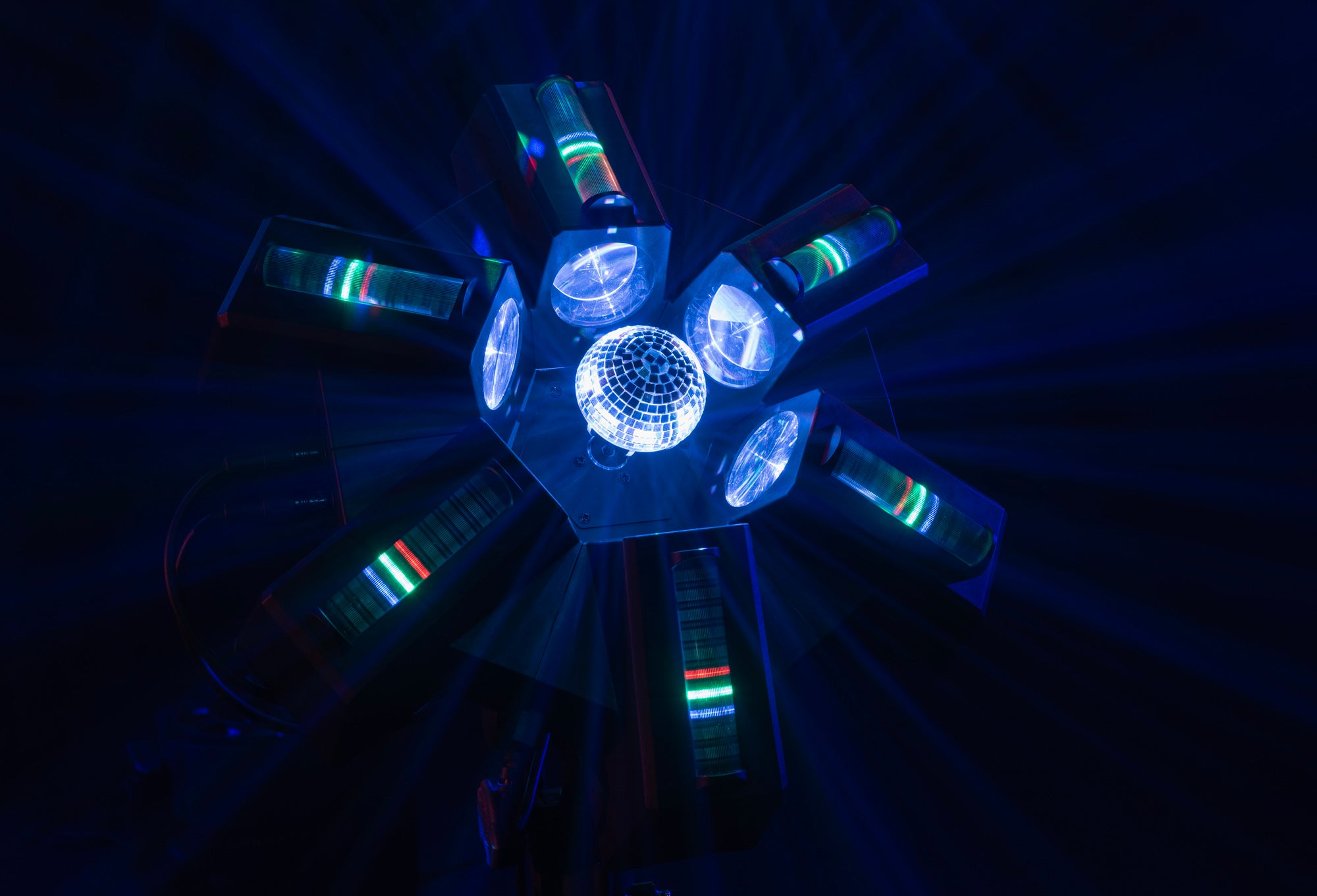 Showtec Typhoon 640 6 x RGBW LED effetto sfera a specchio