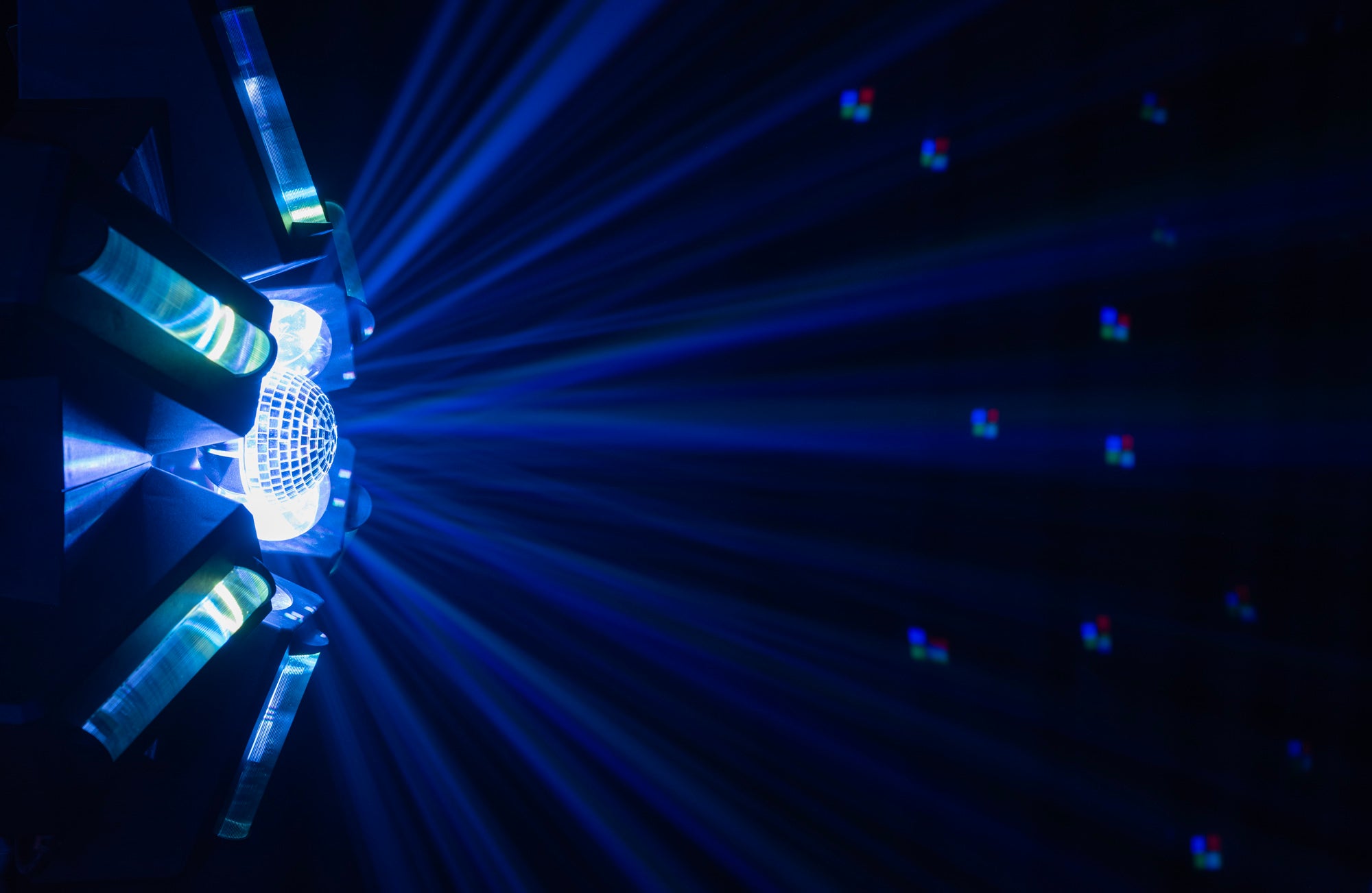 Showtec Typhoon 640 6 x RGBW LED effetto sfera a specchio