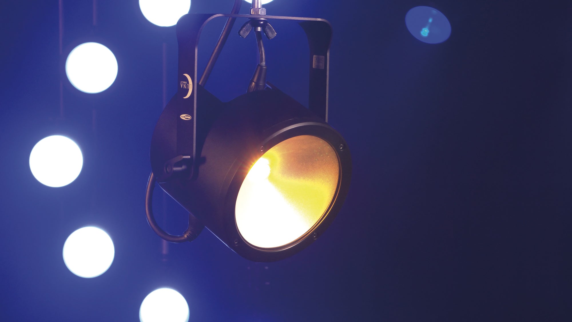 Showtec Luna Par 120 Q4 Spot LED RGBW COB 120W